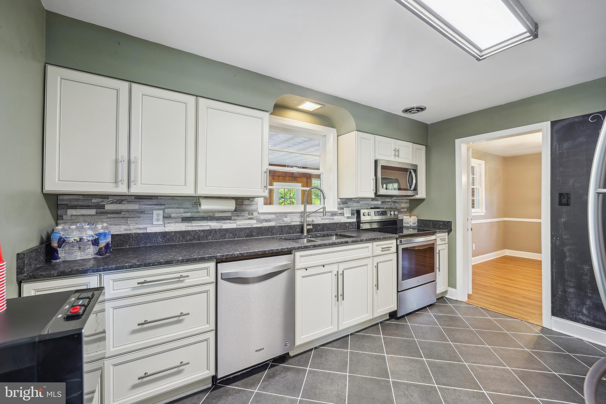 CLINTON ACRES - Residential