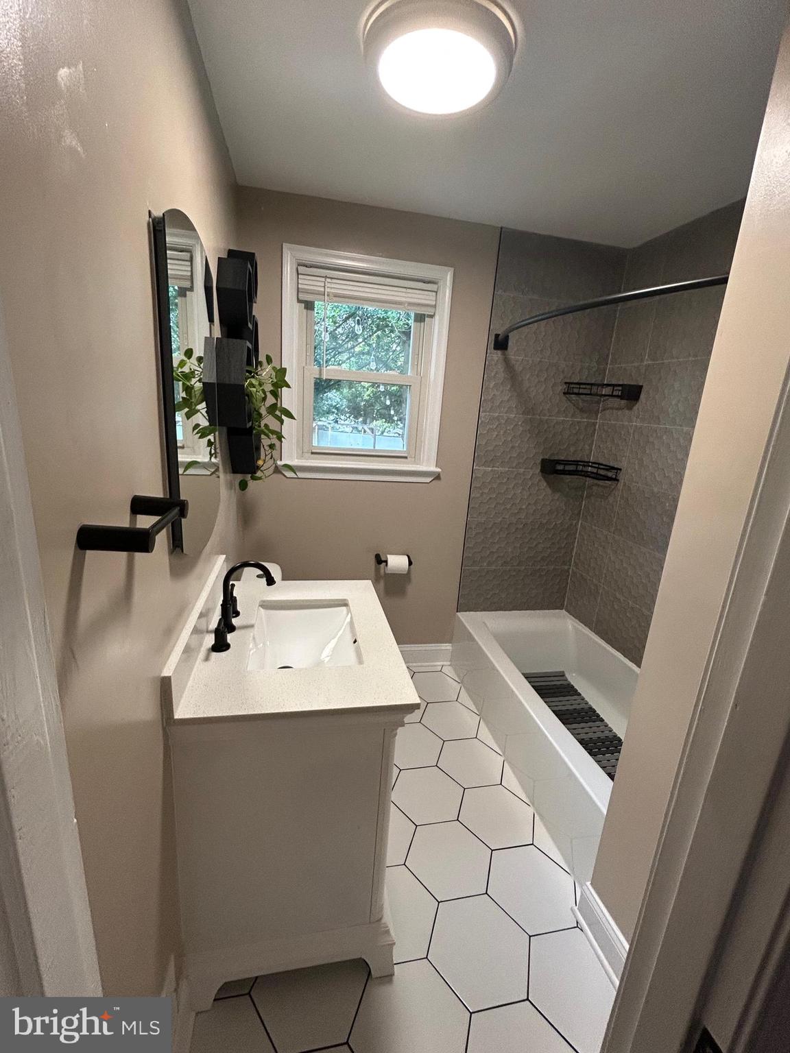 CLINTON ACRES - Residential