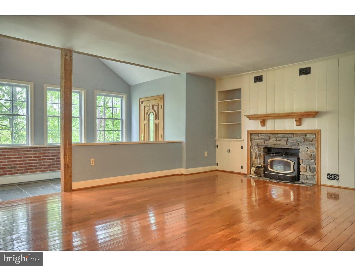 UPPER FAIRVIEW - Residential Lease