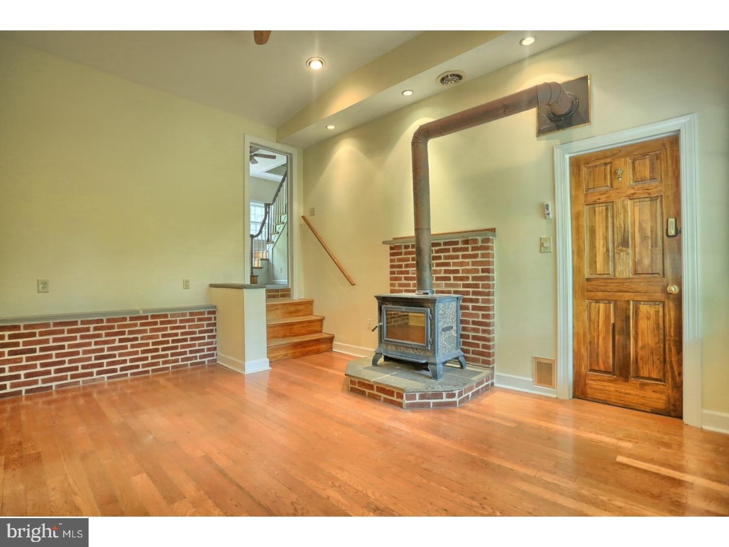 UPPER FAIRVIEW - Residential Lease