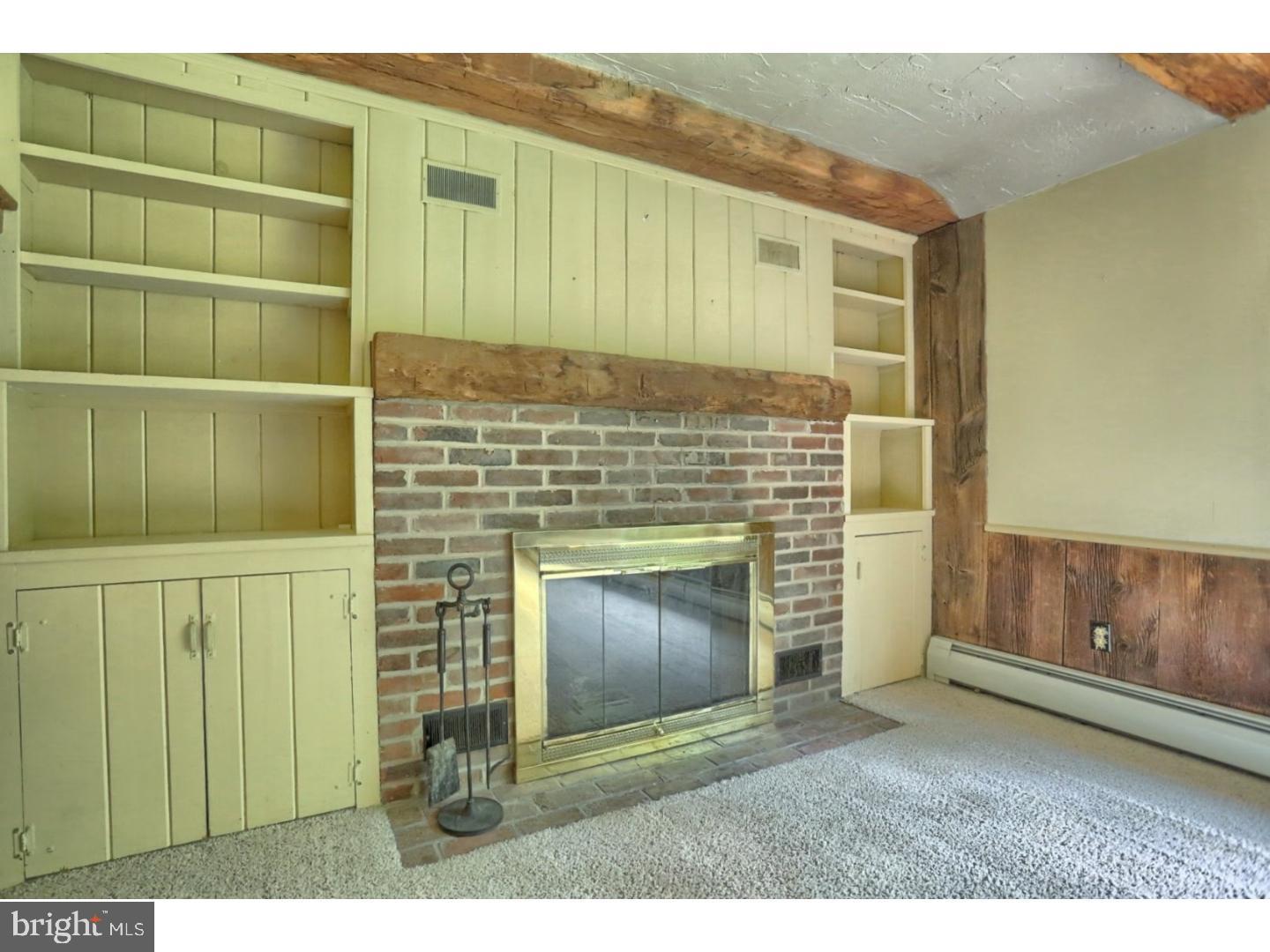 UPPER FAIRVIEW - Residential Lease