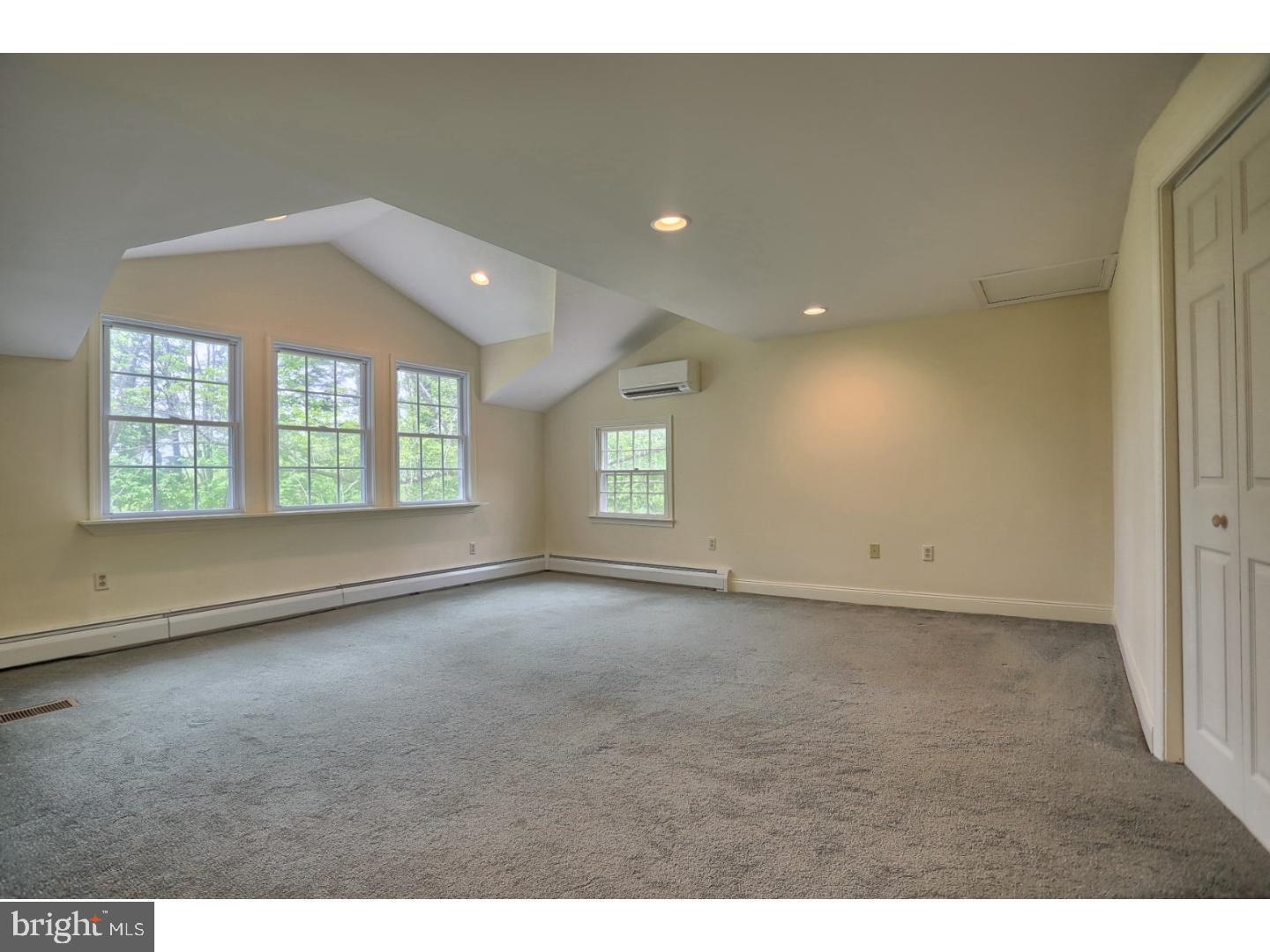 UPPER FAIRVIEW - Residential Lease