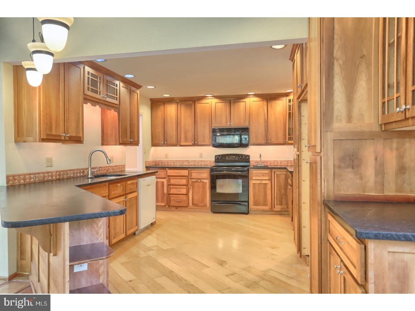 UPPER FAIRVIEW - Residential Lease
