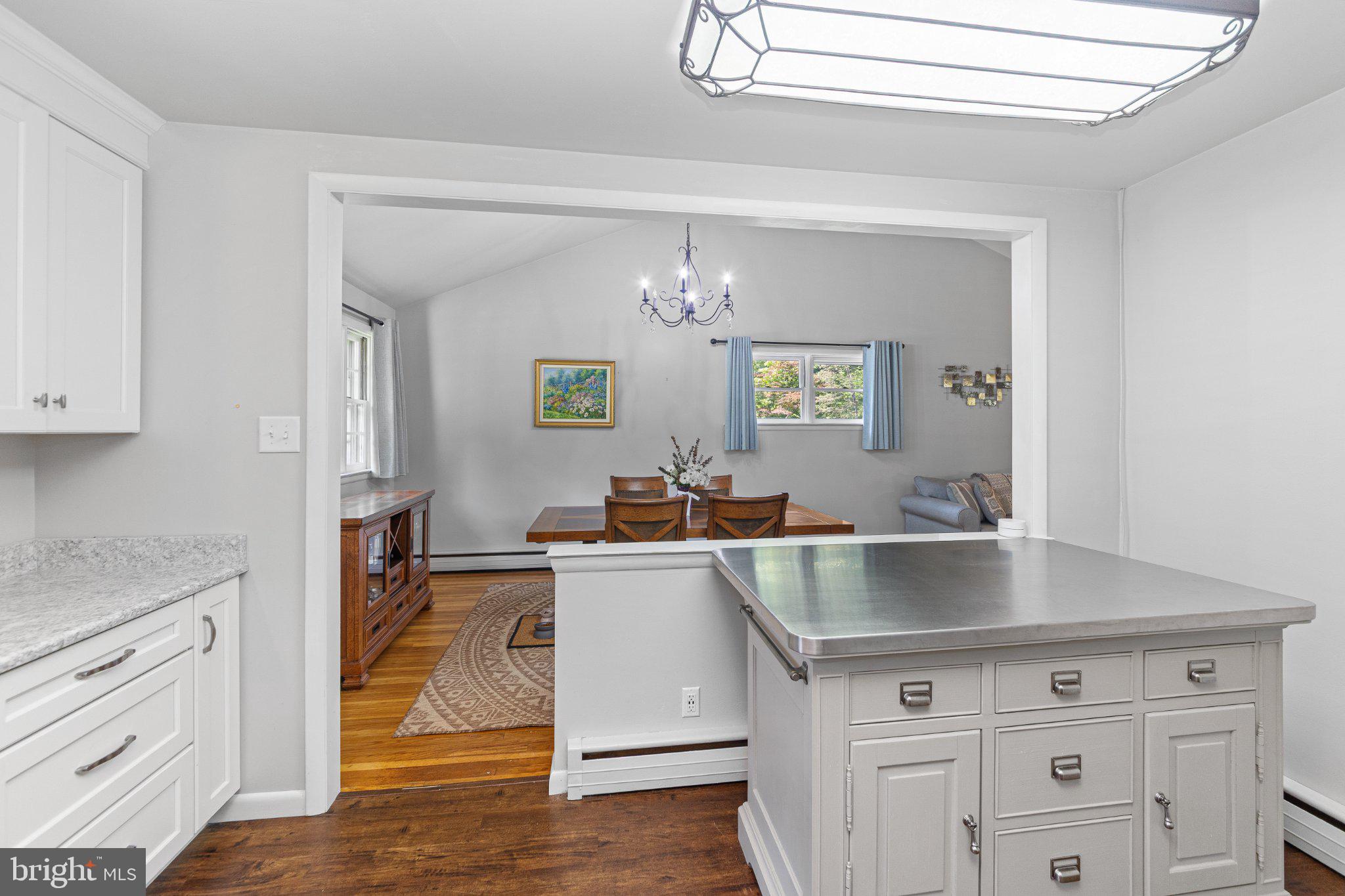 BUTTONWOOD MANOR - Residential