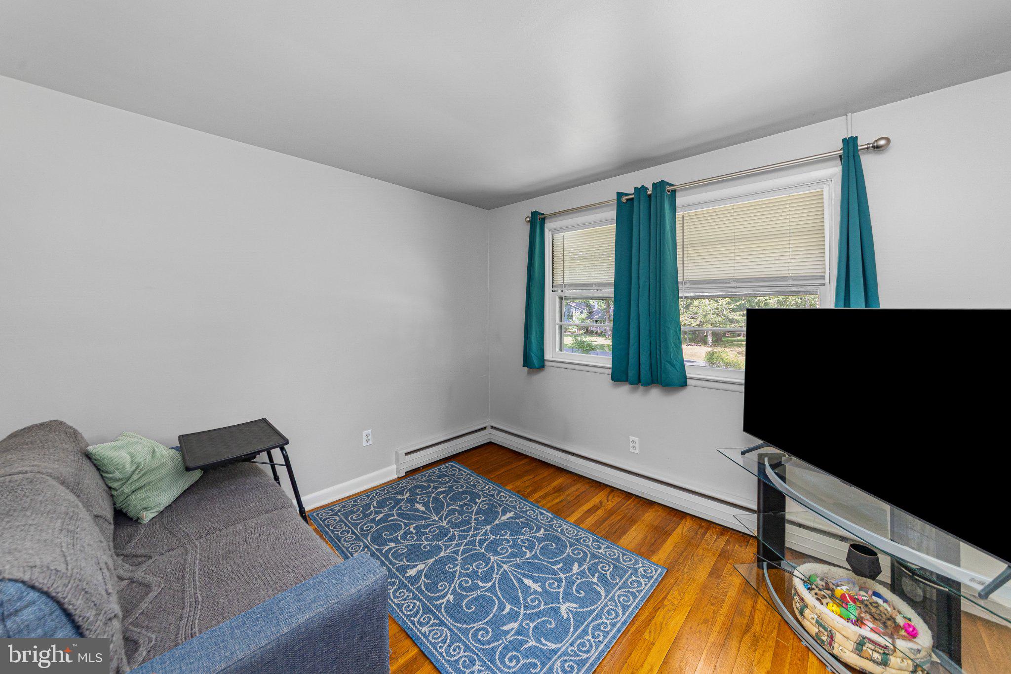 BUTTONWOOD MANOR - Residential