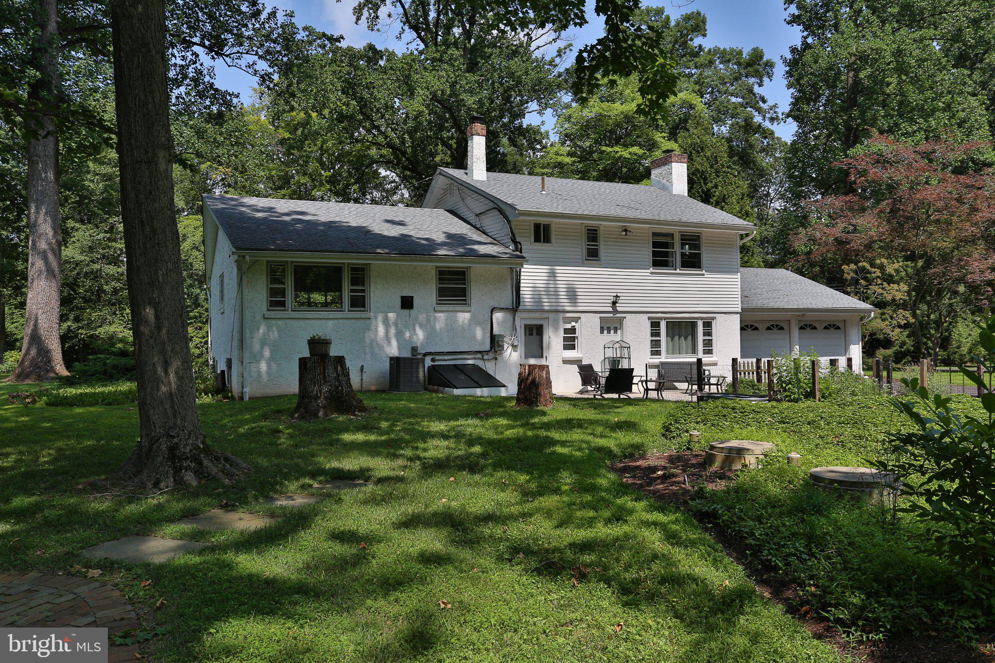 BUTTONWOOD MANOR - Residential