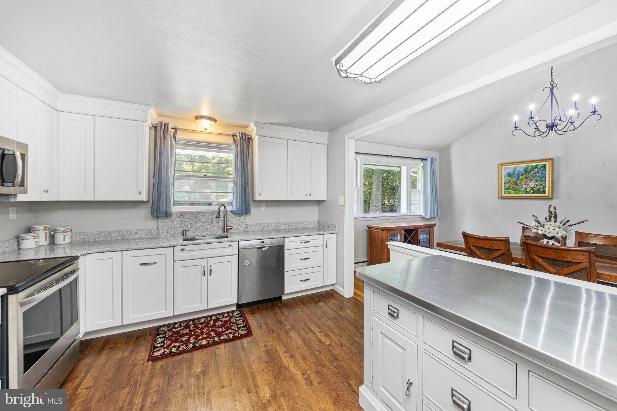 BUTTONWOOD MANOR - Residential