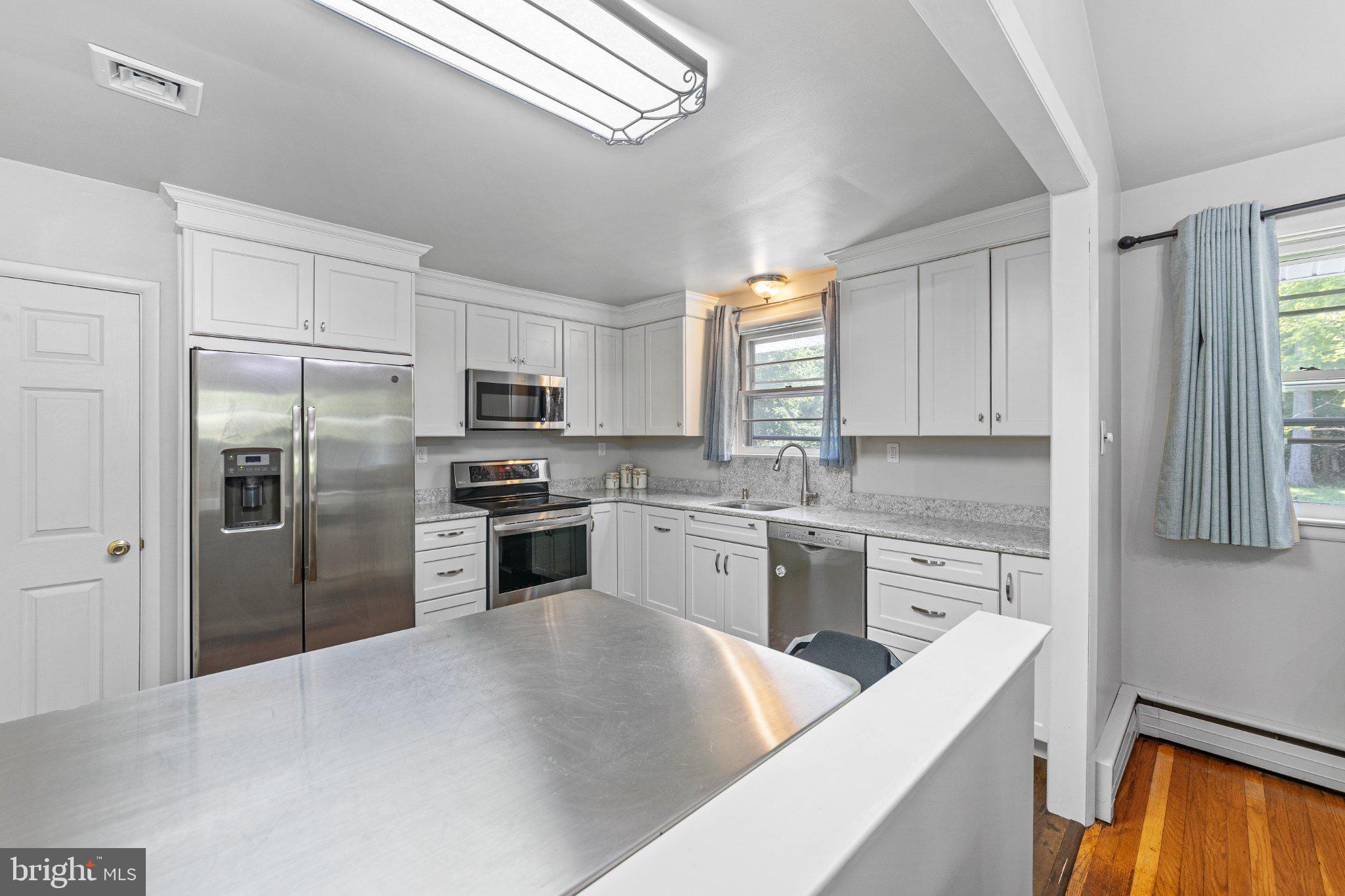 BUTTONWOOD MANOR - Residential