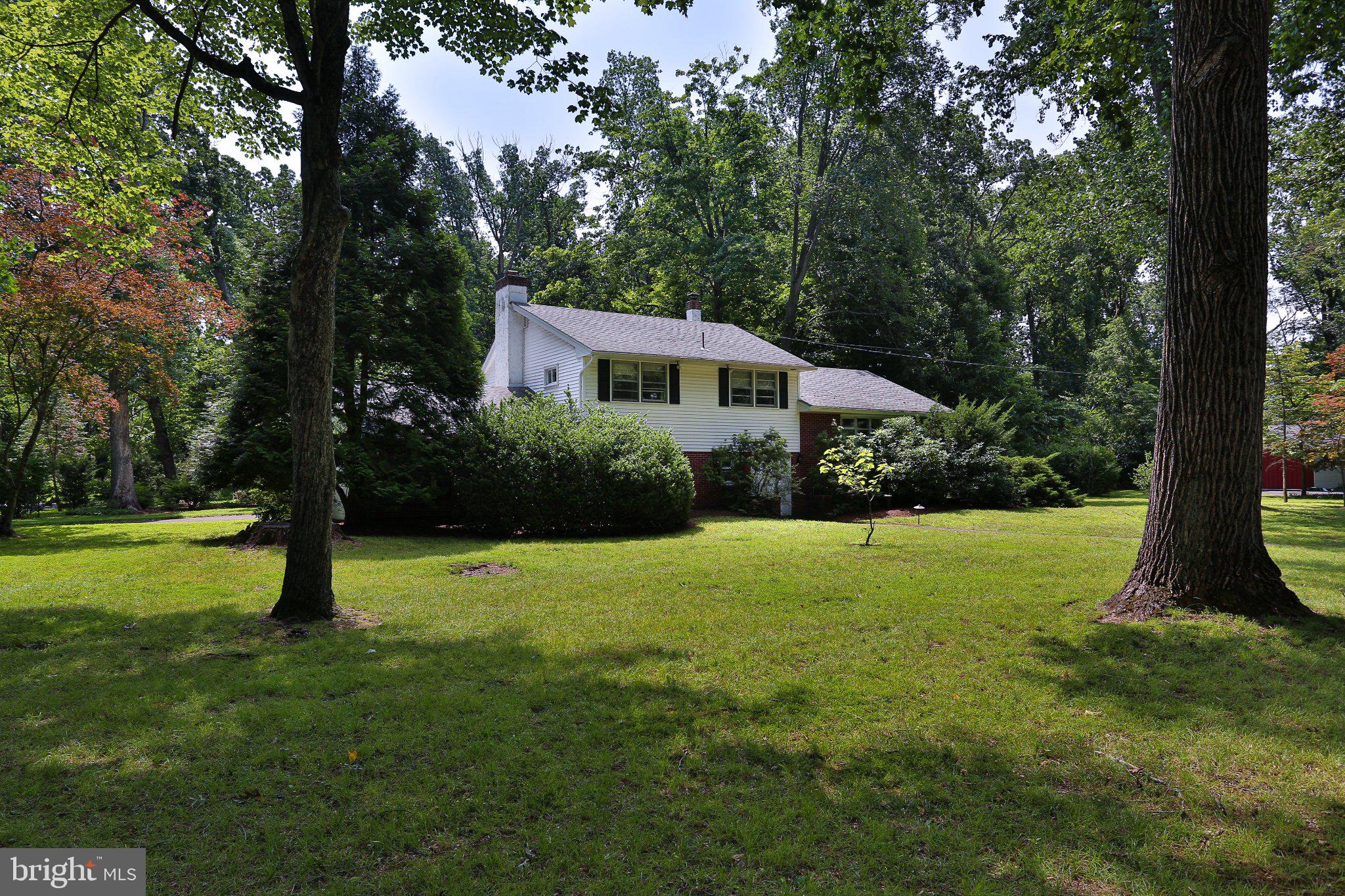 BUTTONWOOD MANOR - Residential