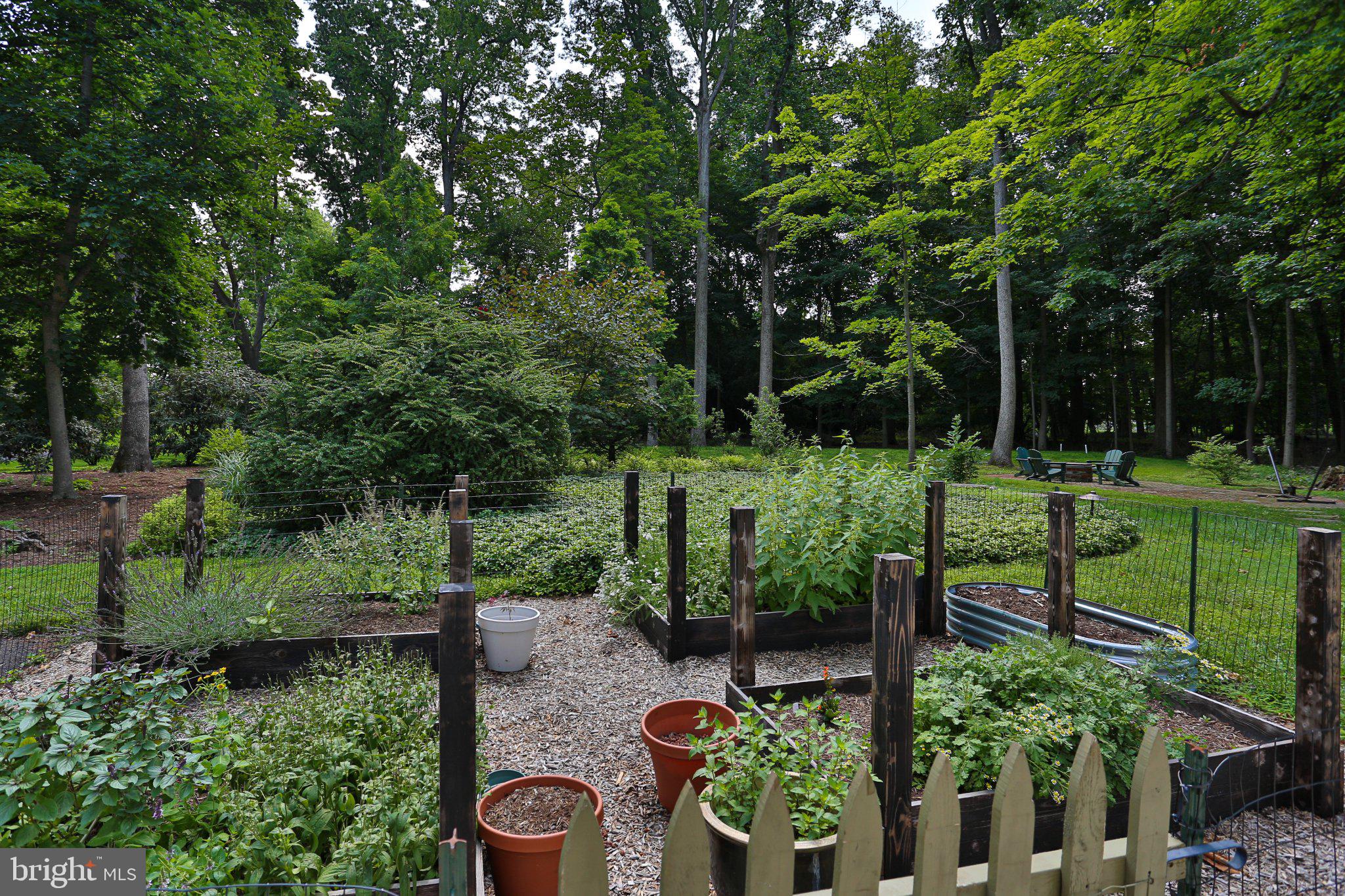 BUTTONWOOD MANOR - Residential