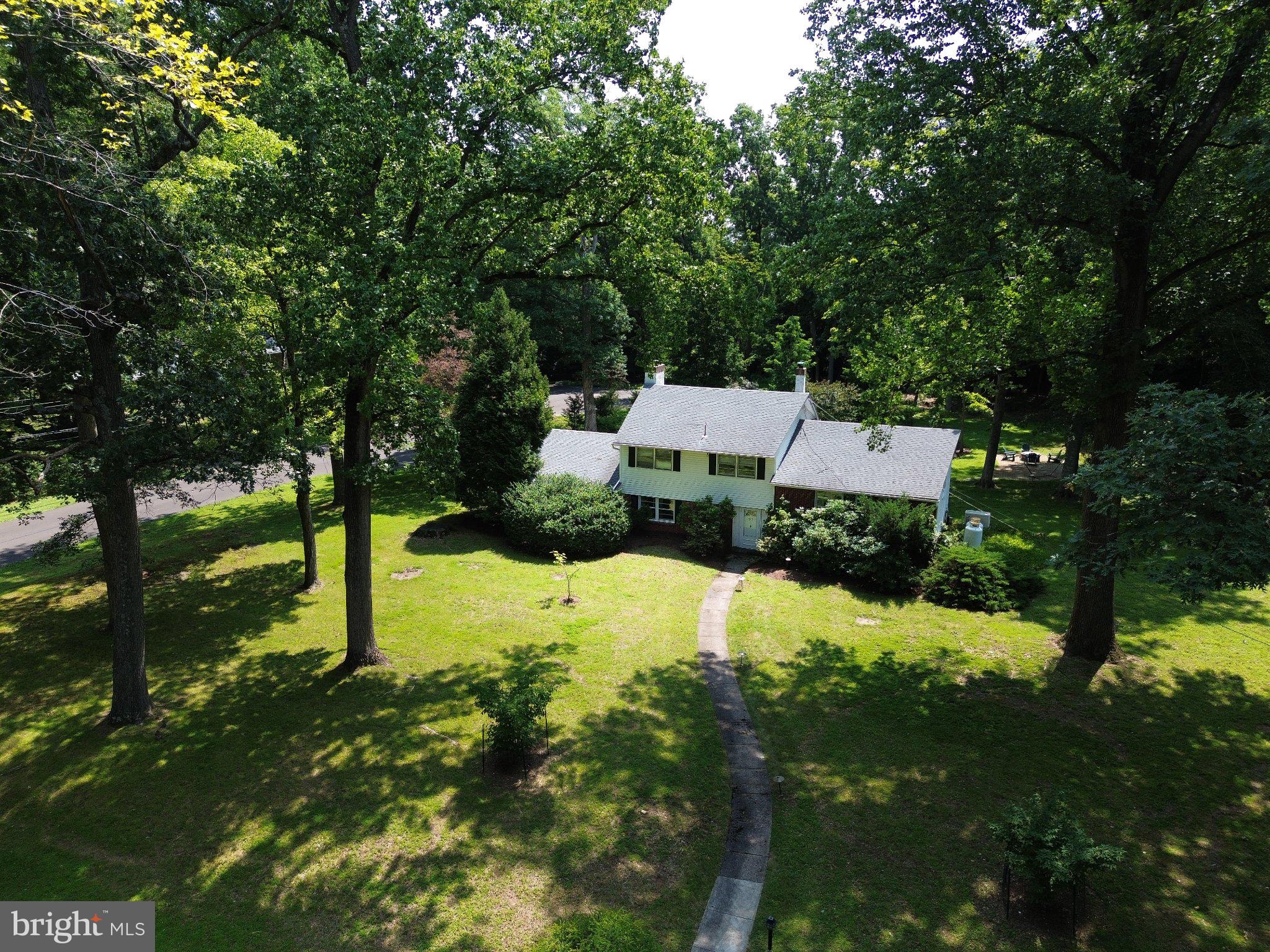BUTTONWOOD MANOR - Residential