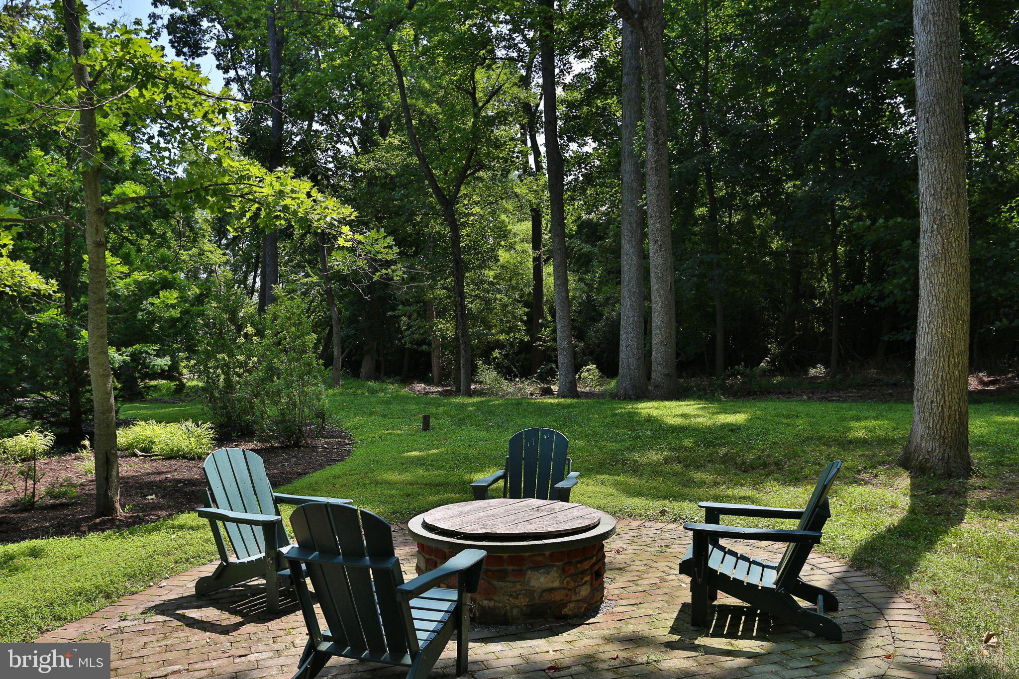 BUTTONWOOD MANOR - Residential