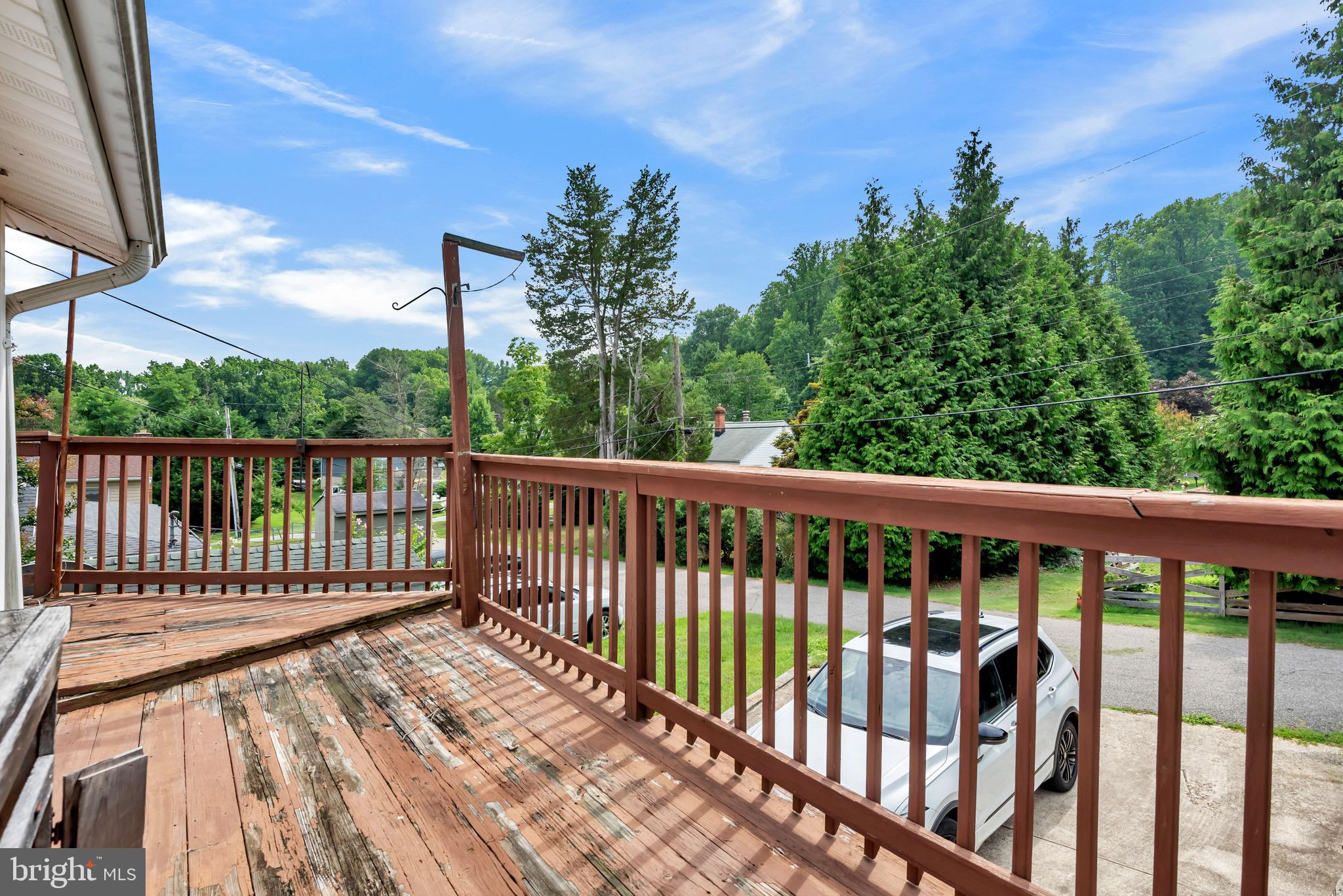 BREEZY POINT - Residential