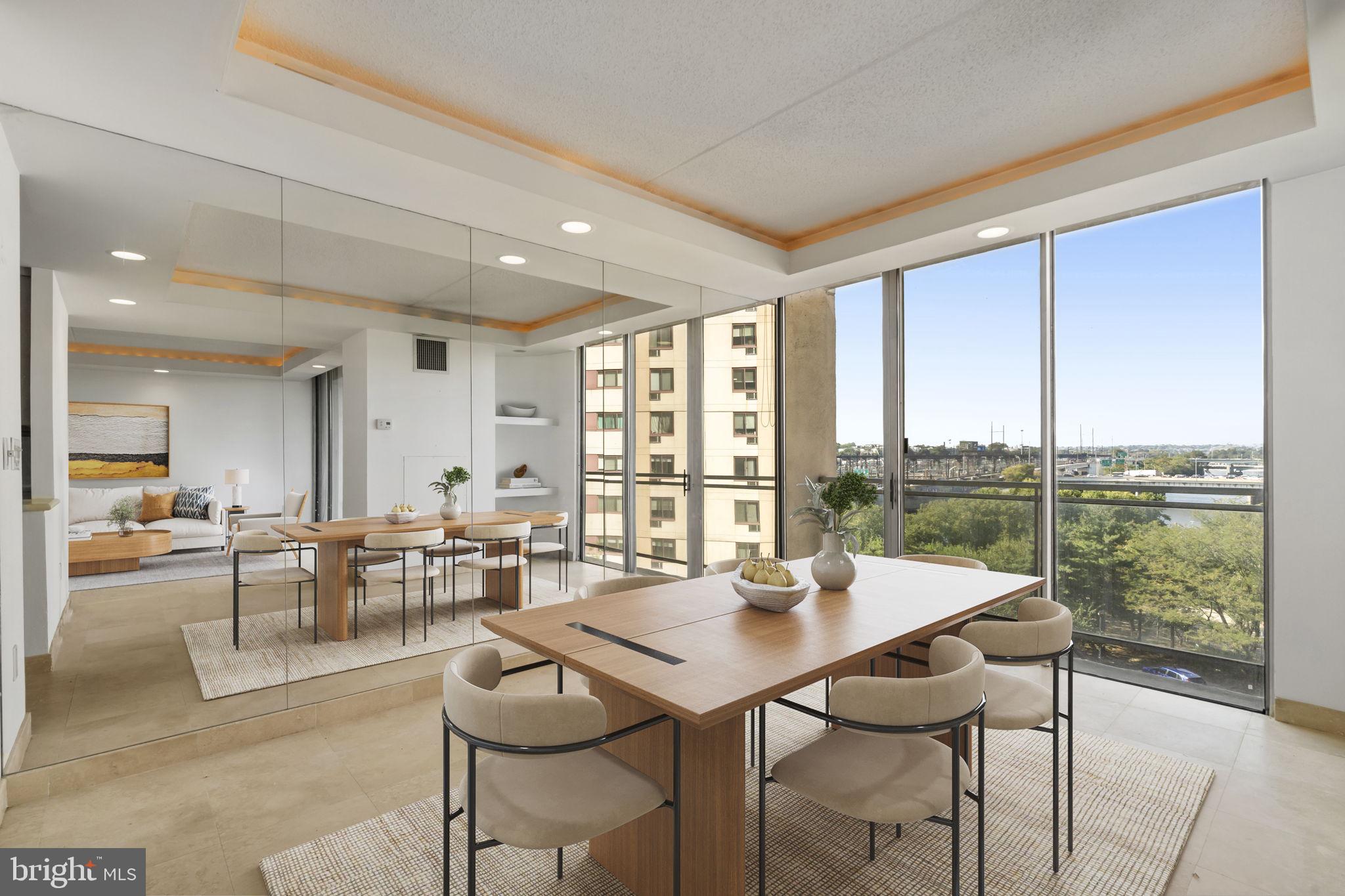 LOGAN SQUARE - Residential