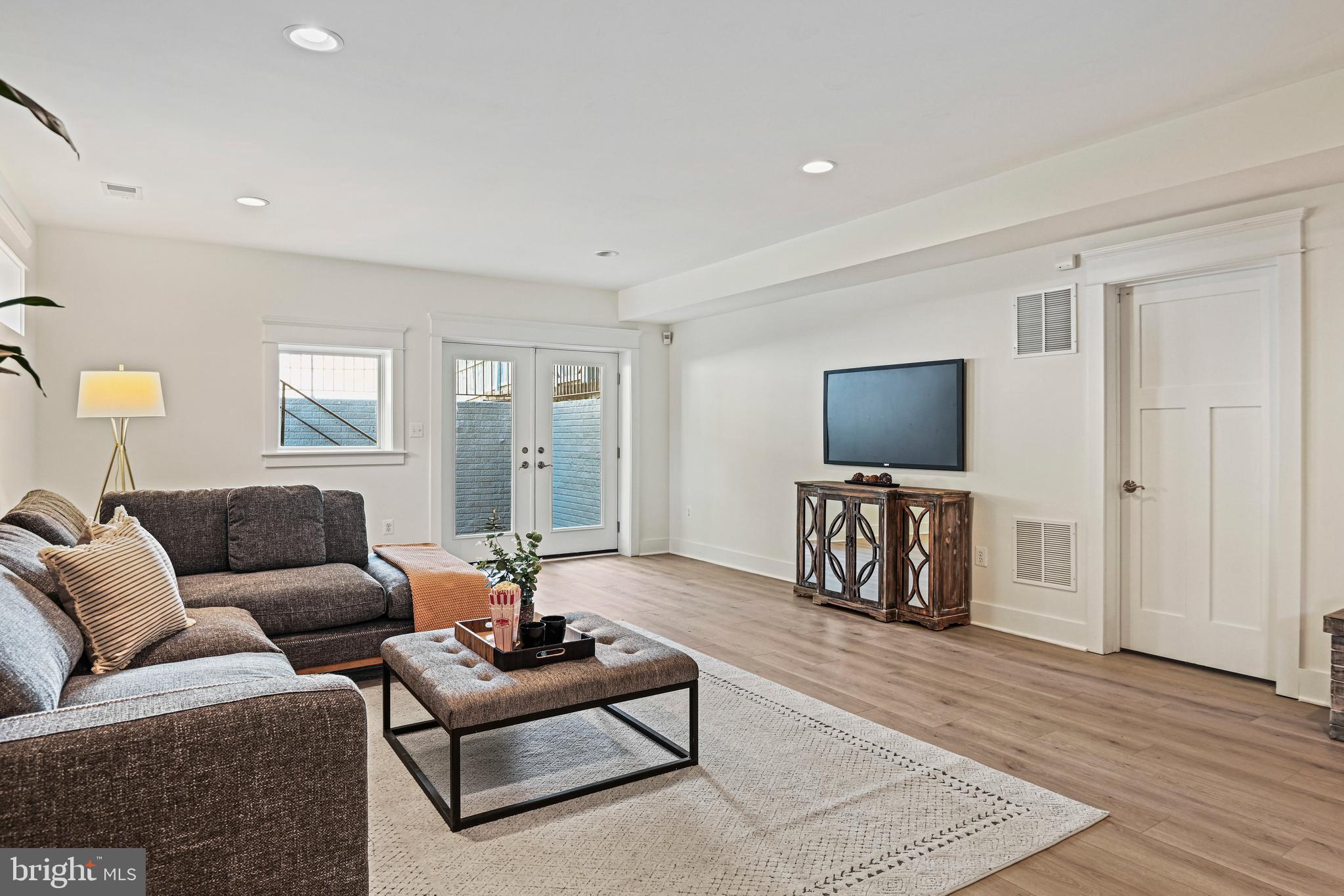 MAPLE VIEW - Residential