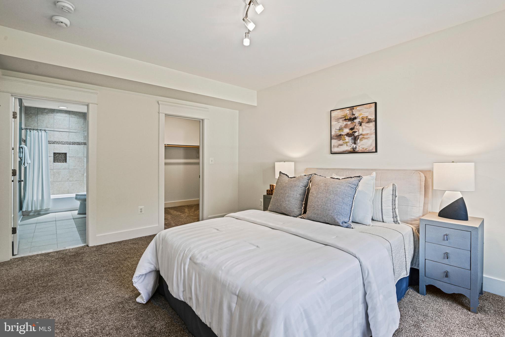 MAPLE VIEW - Residential