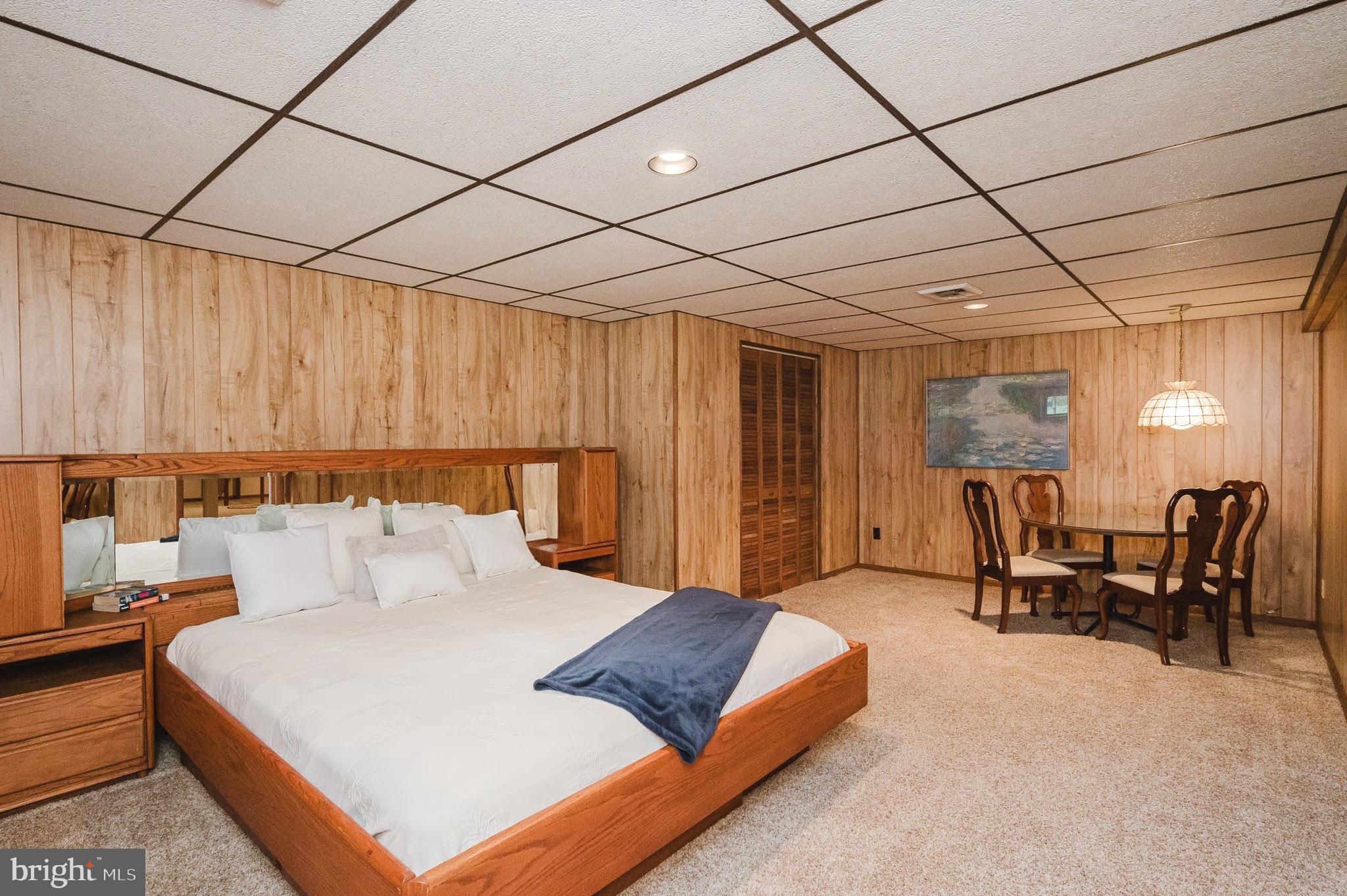 HAMPTON EAST - Residential
