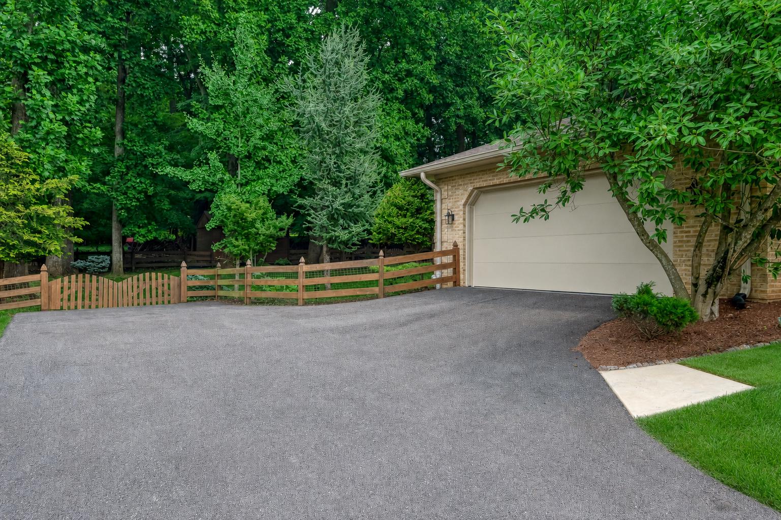 HAMPTON EAST - Residential