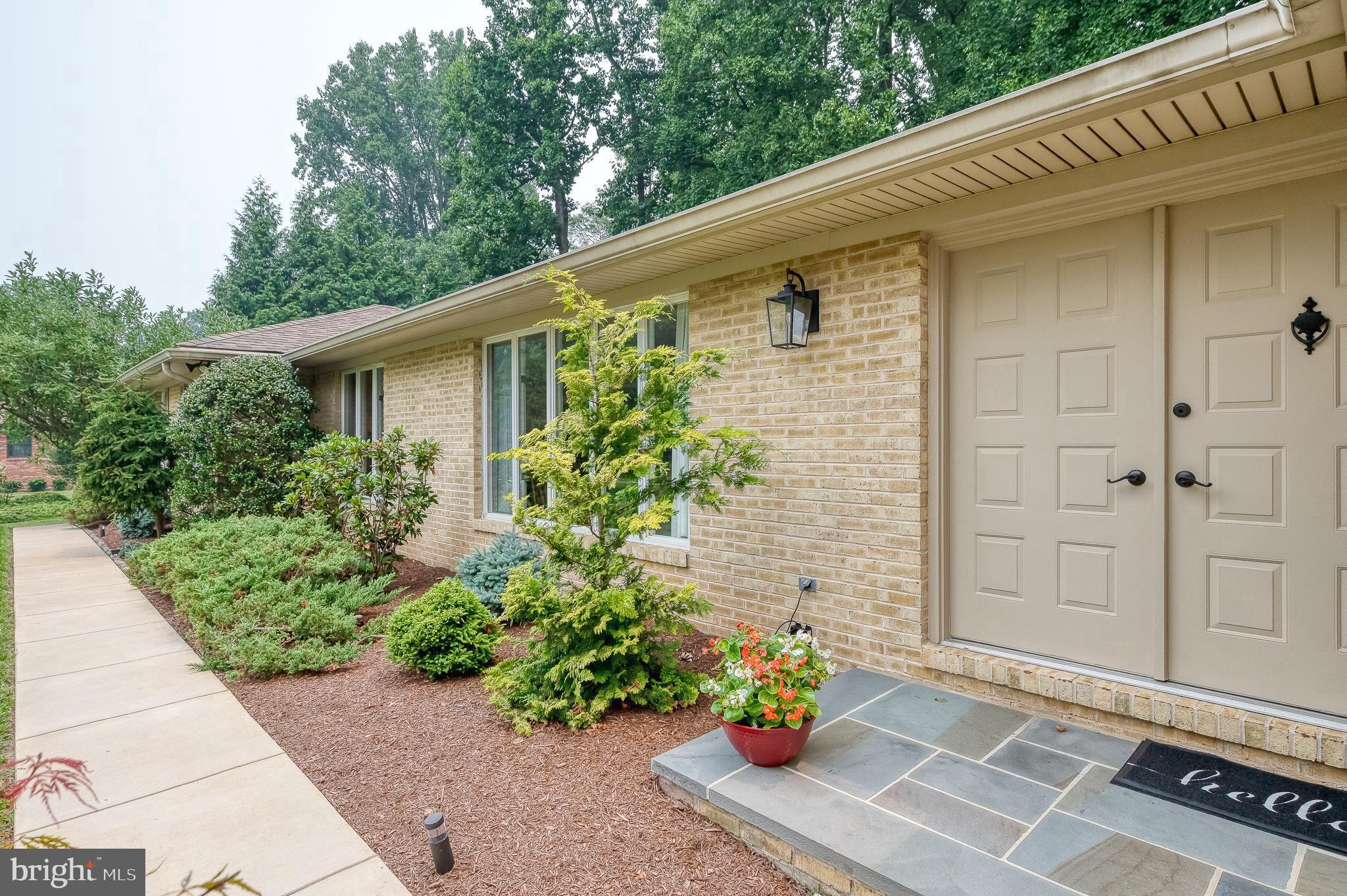 HAMPTON EAST - Residential