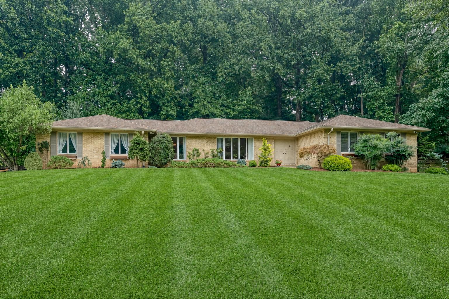 HAMPTON EAST - Residential