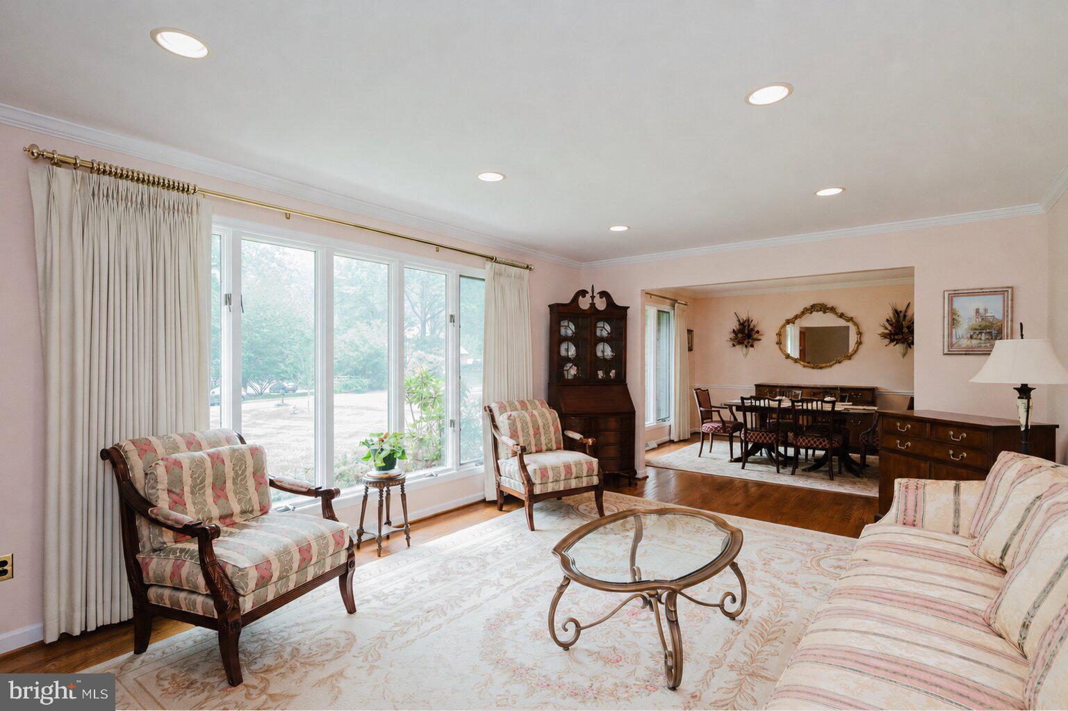 HAMPTON EAST - Residential