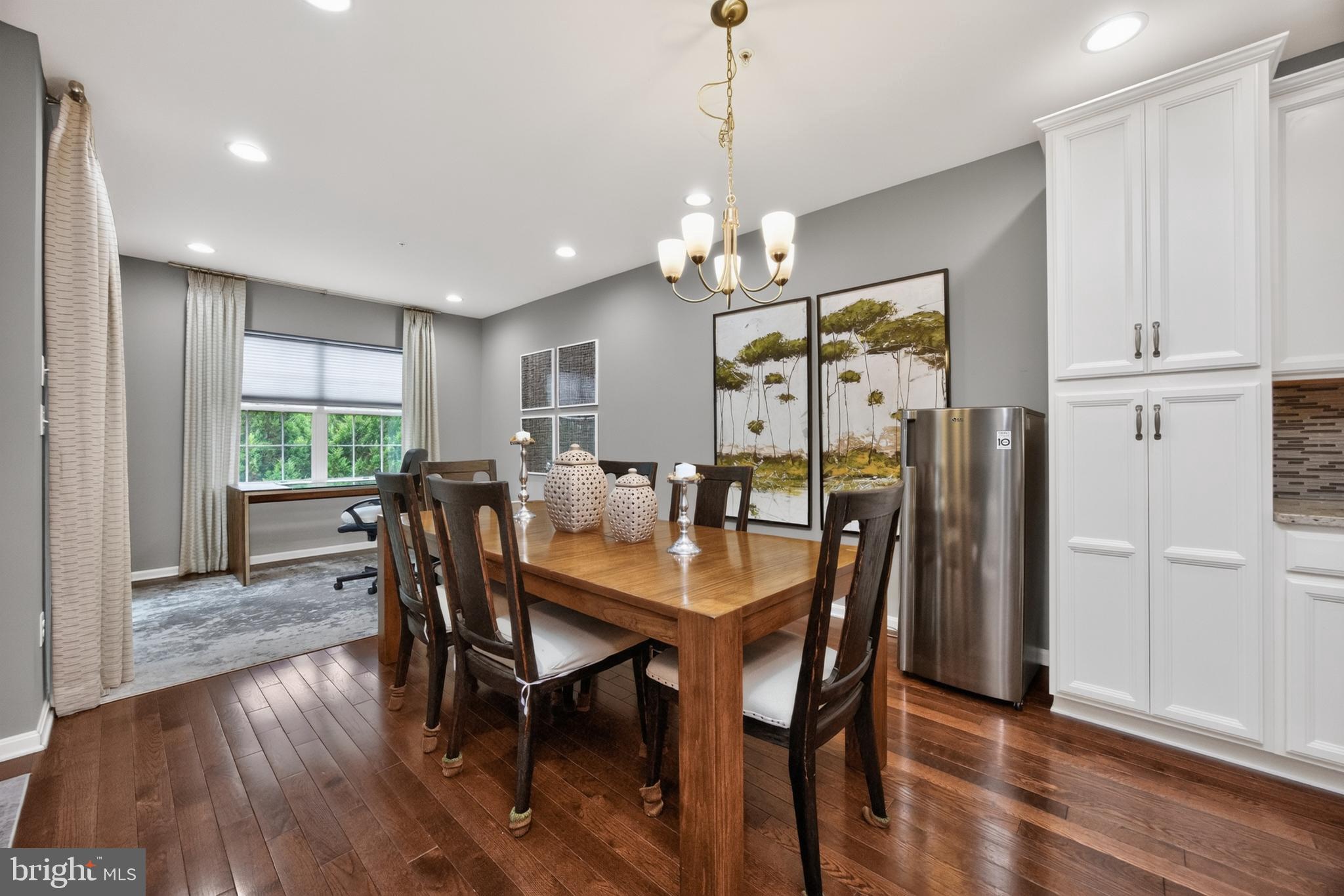 HIGH GROVE - Residential