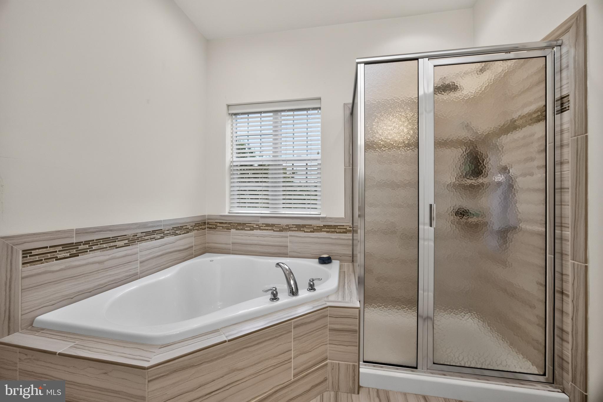 HIGH GROVE - Residential