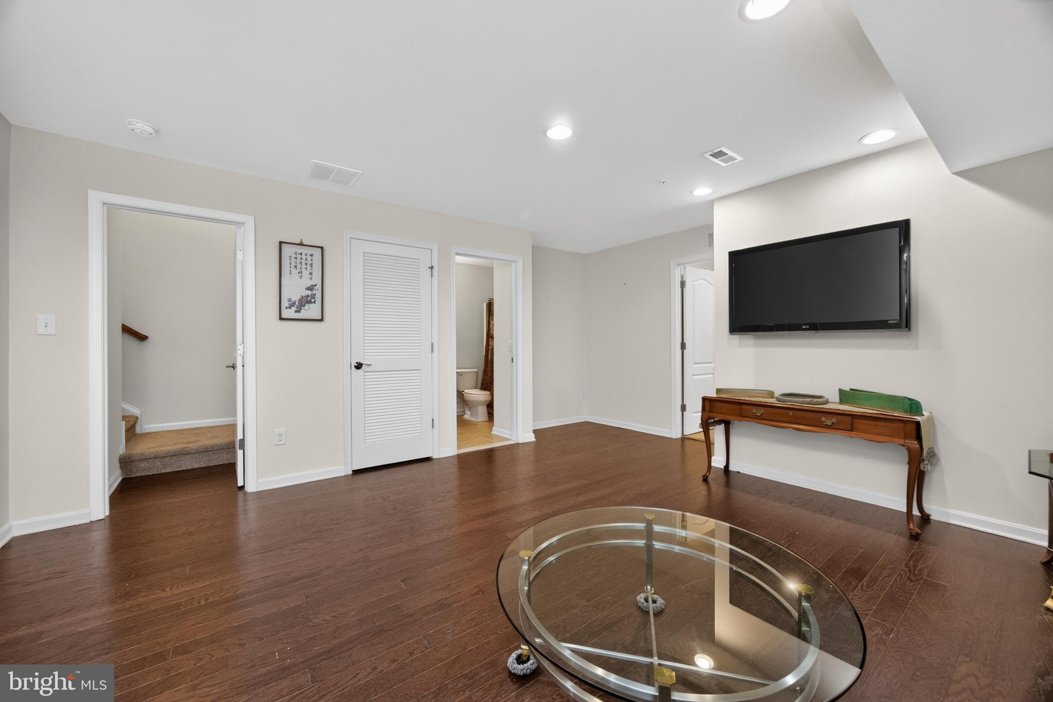HIGH GROVE - Residential
