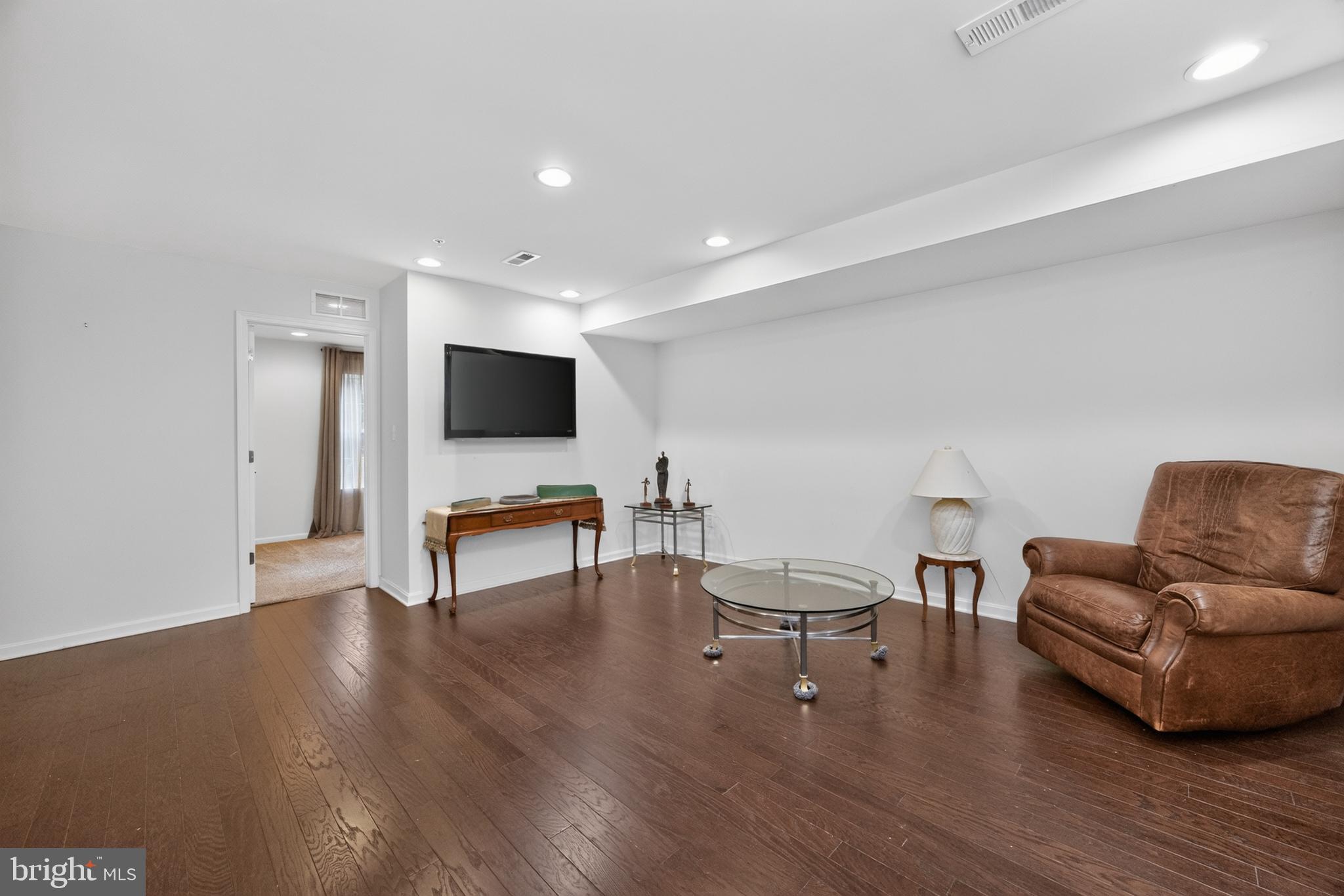 HIGH GROVE - Residential