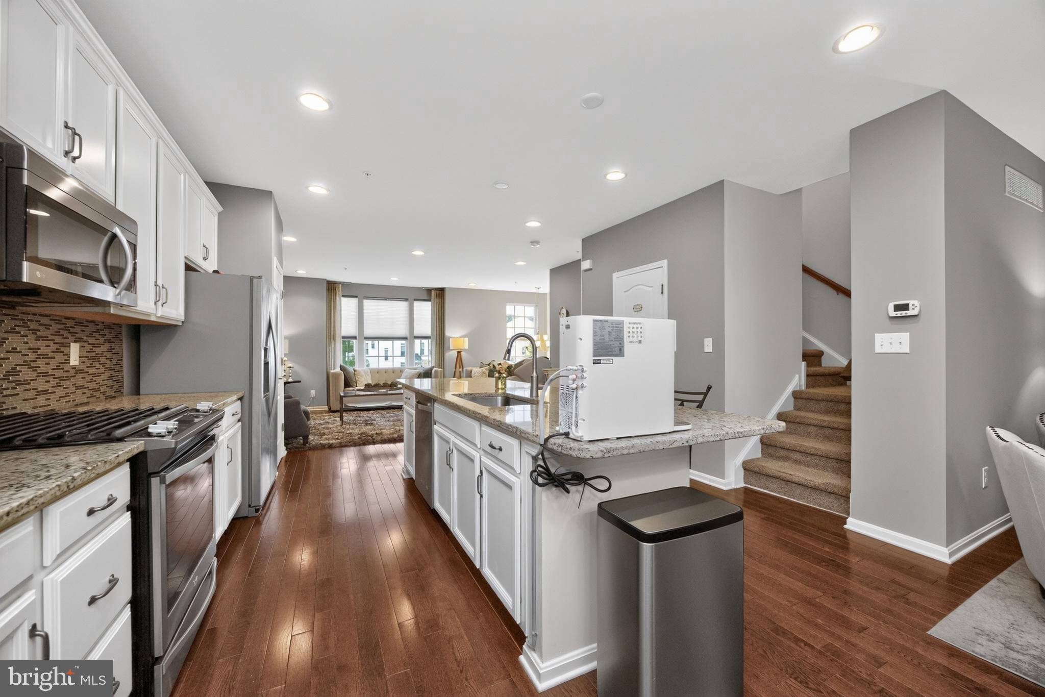 HIGH GROVE - Residential