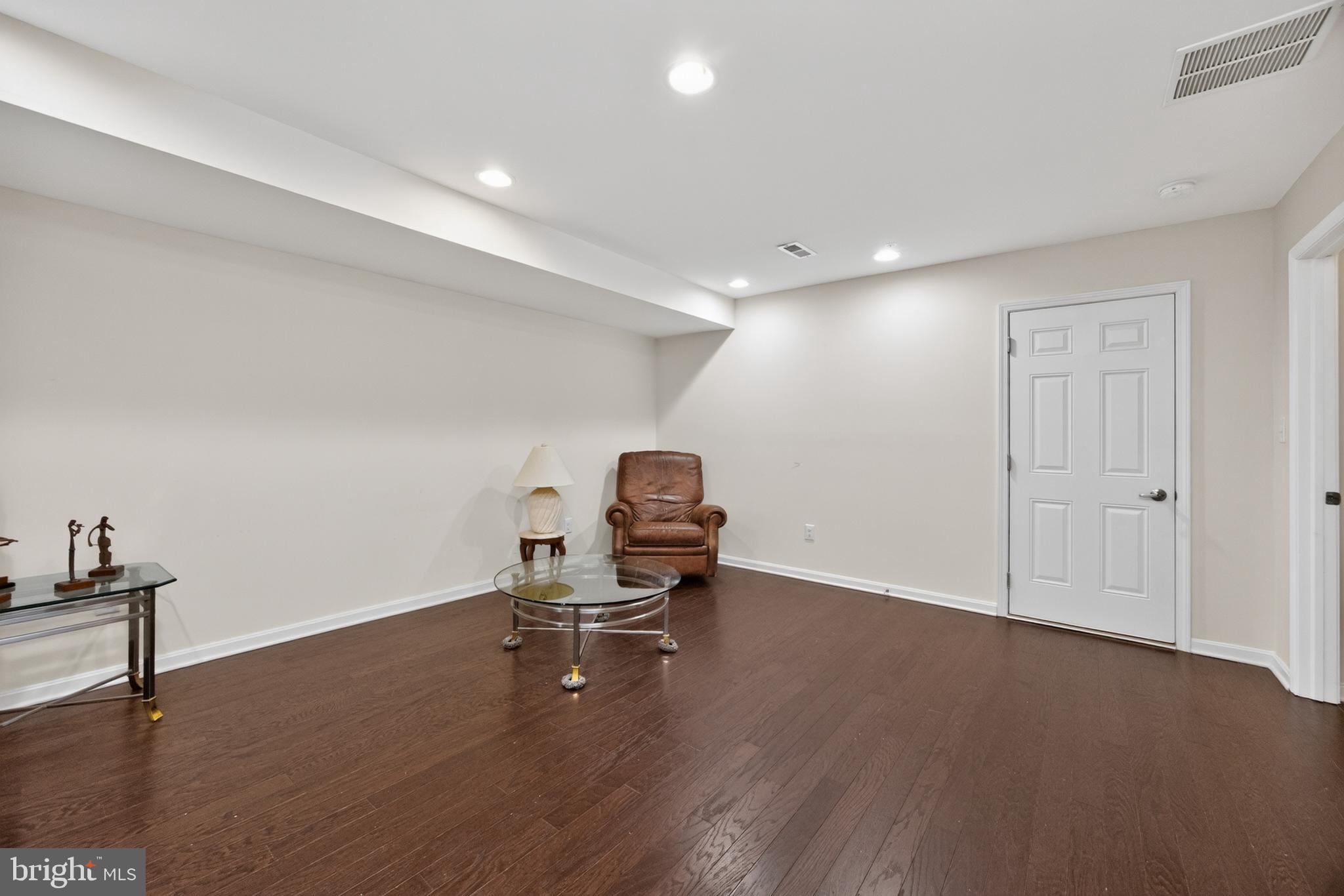 HIGH GROVE - Residential