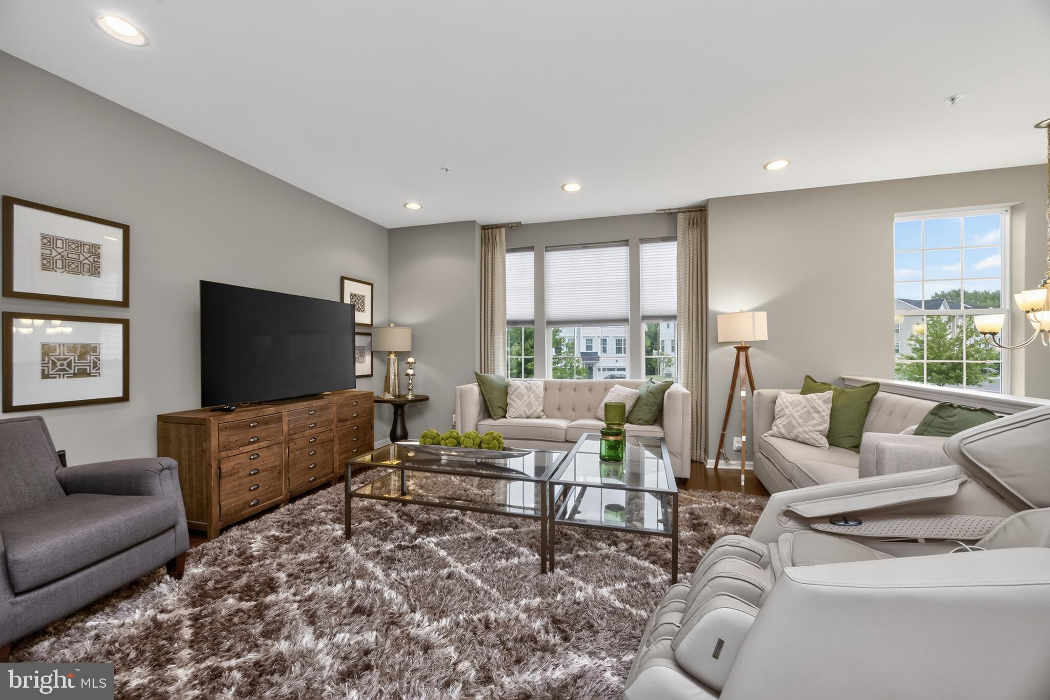 HIGH GROVE - Residential