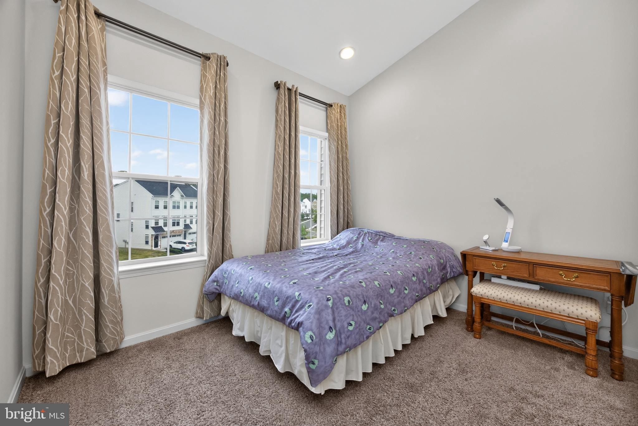 HIGH GROVE - Residential