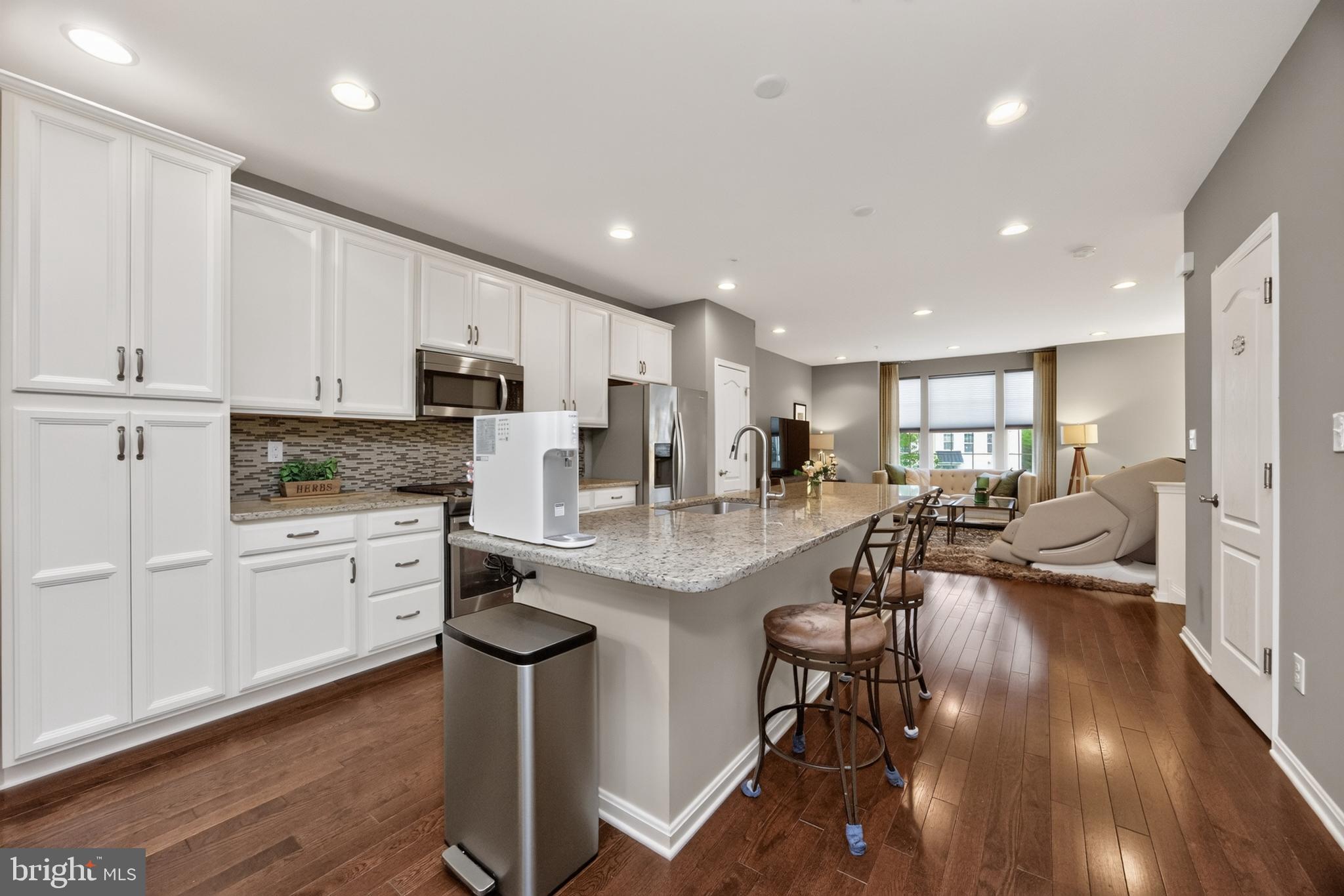 HIGH GROVE - Residential