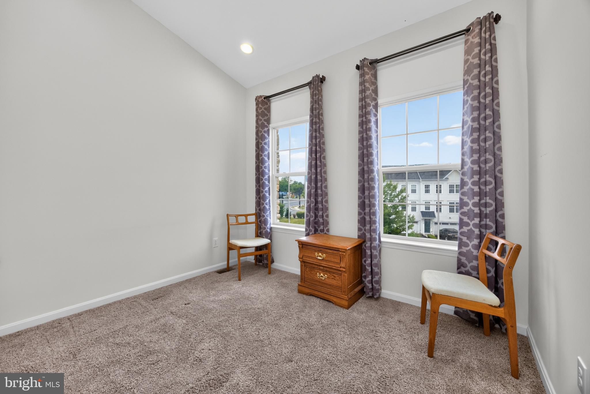 HIGH GROVE - Residential