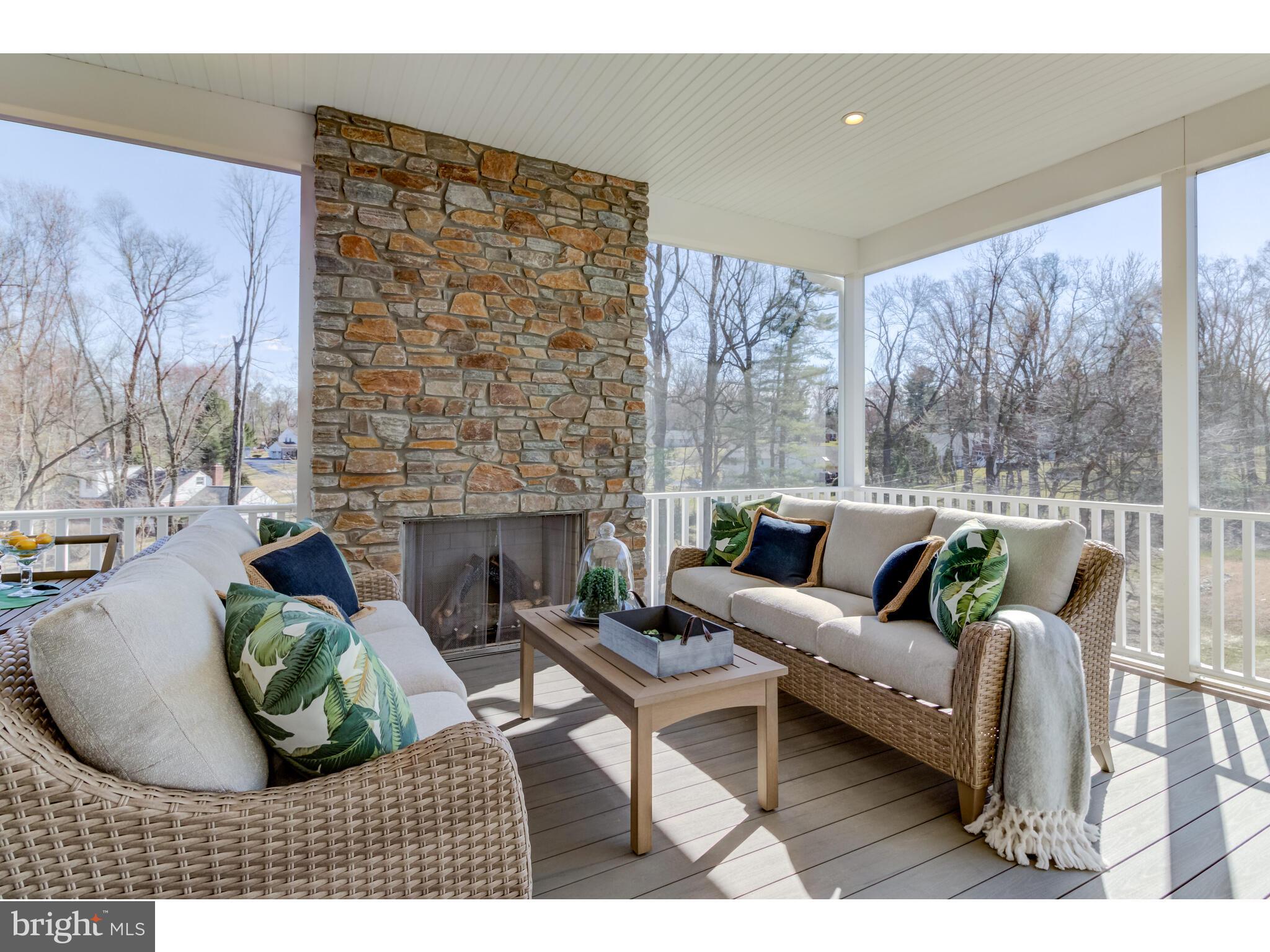 KNOBB HILL - Residential