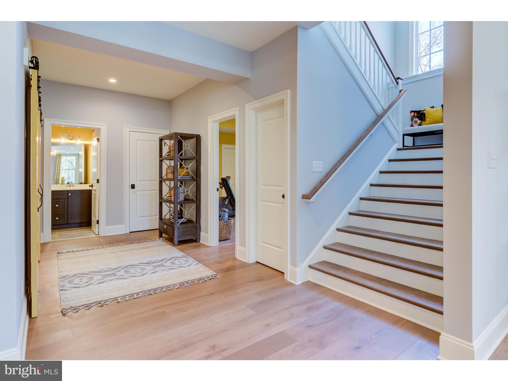 KNOBB HILL - Residential
