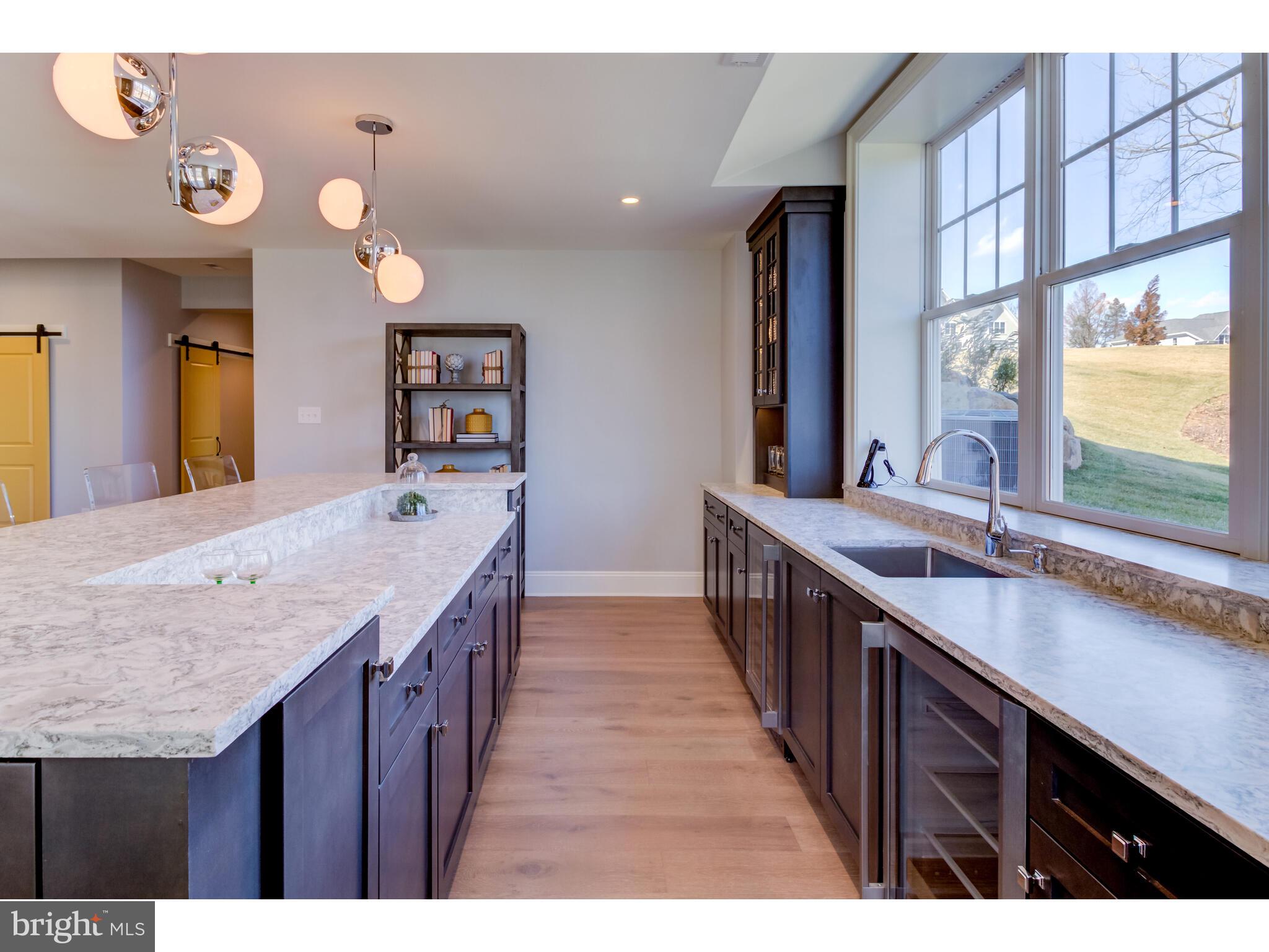 KNOBB HILL - Residential
