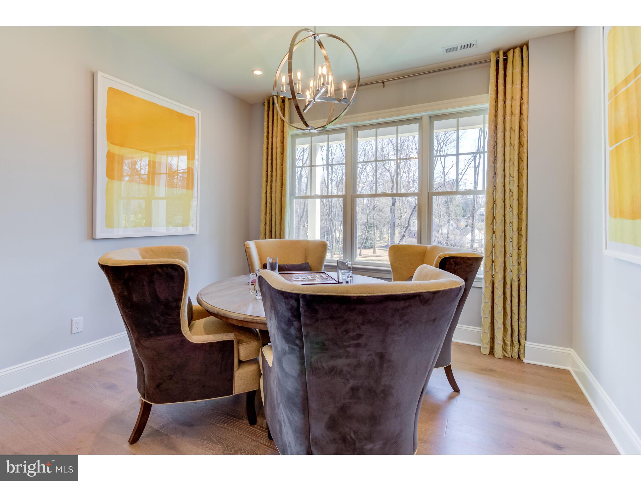 KNOBB HILL - Residential