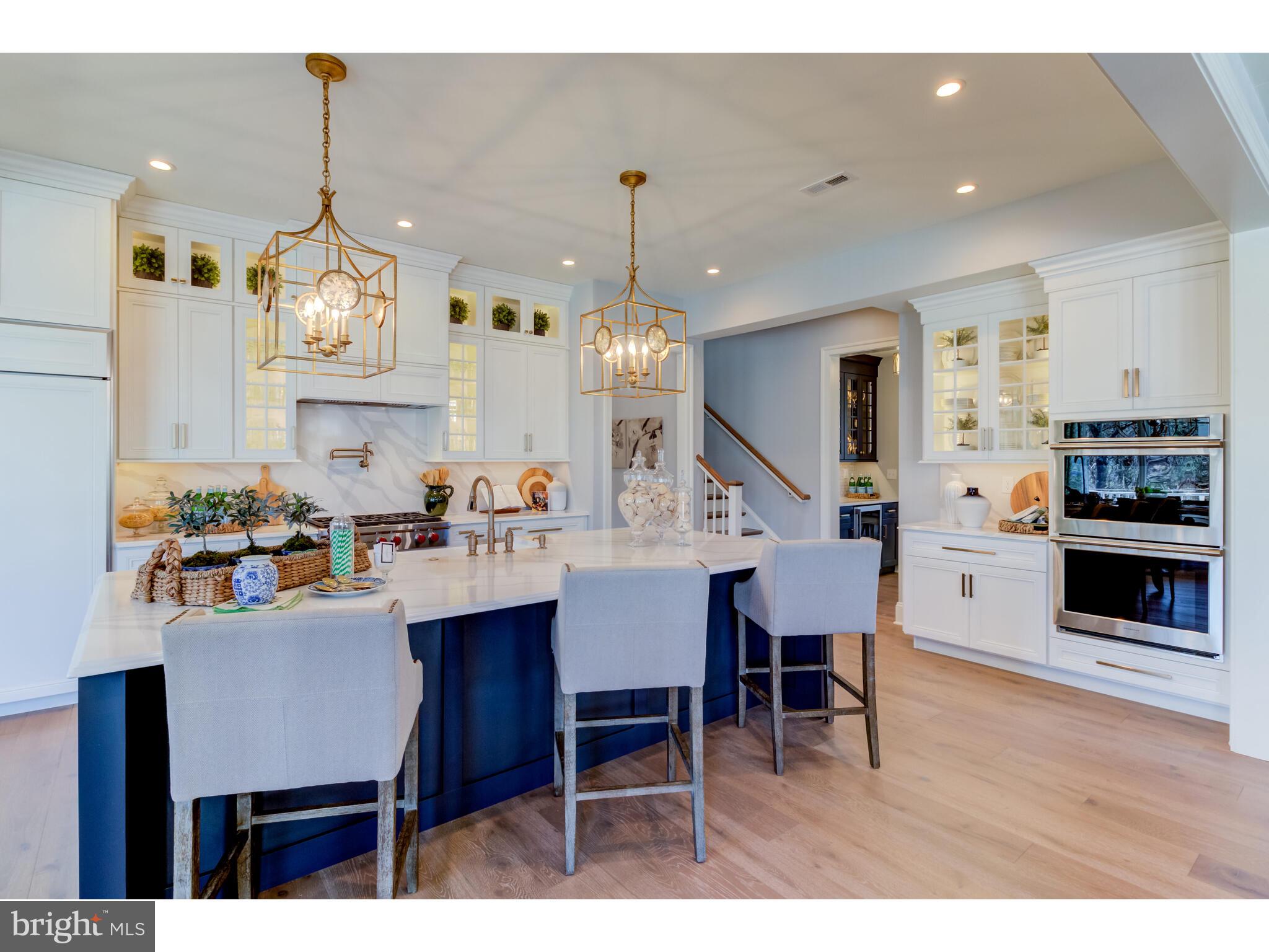 KNOBB HILL - Residential