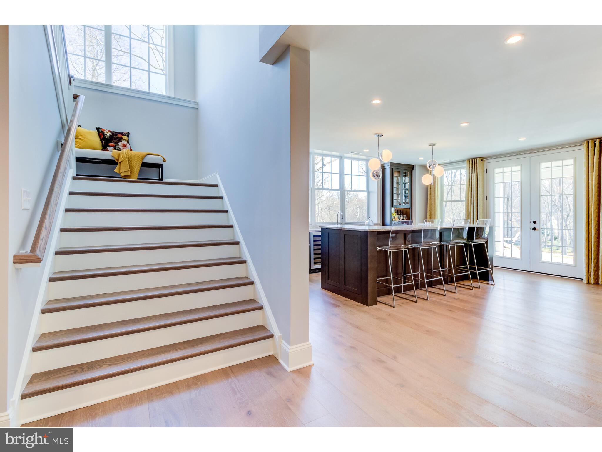 KNOBB HILL - Residential