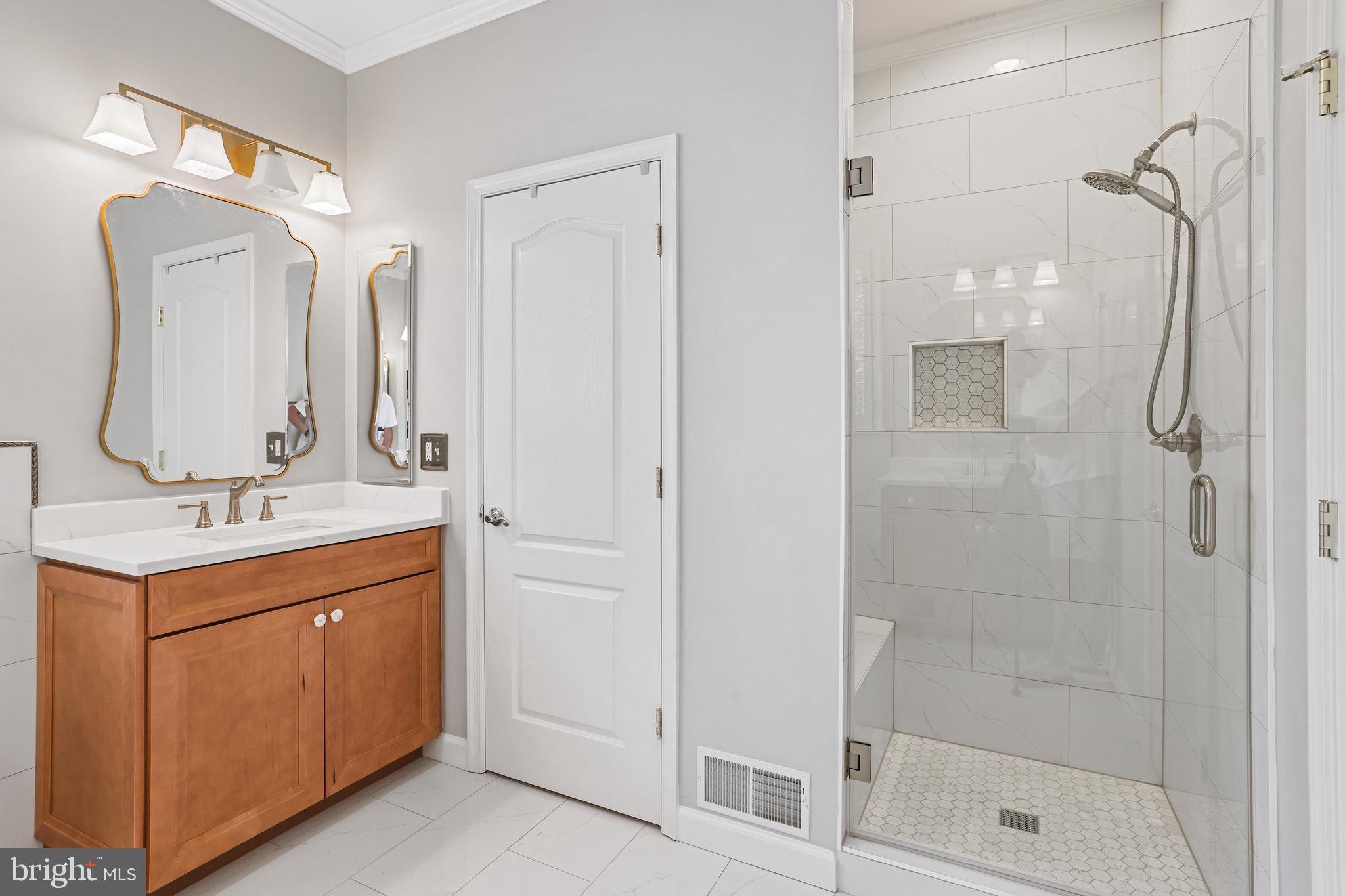 BROADLANDS - Residential