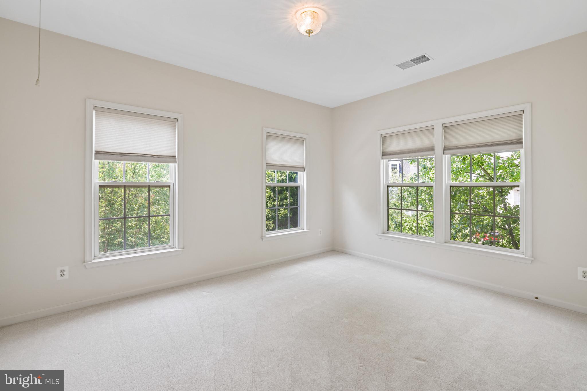 BROADLANDS - Residential