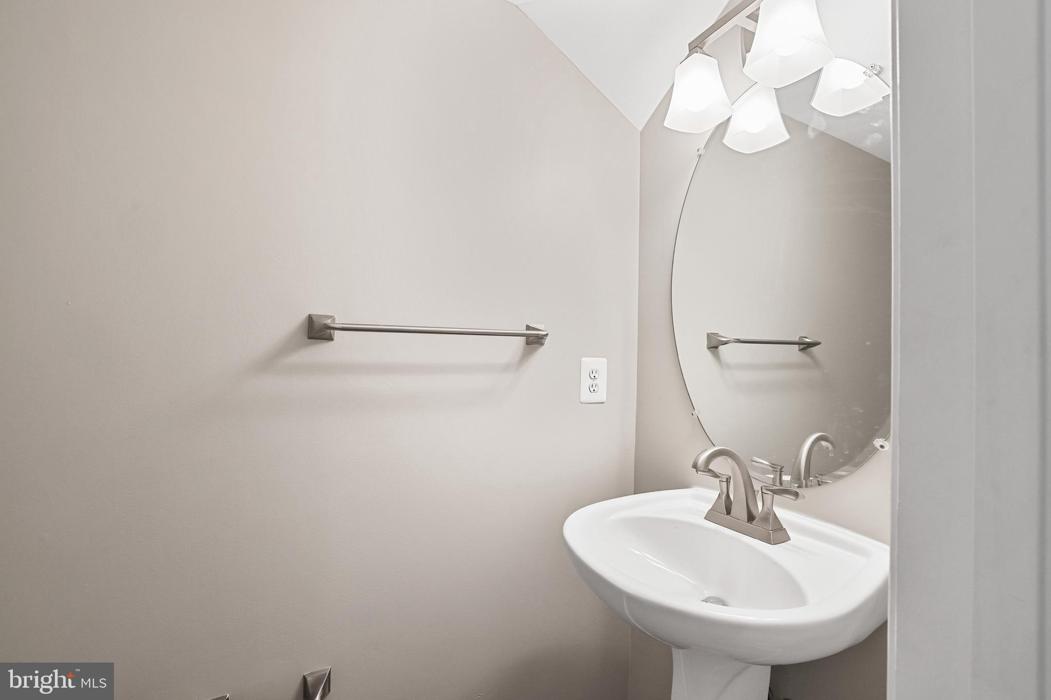 BROADLANDS - Residential