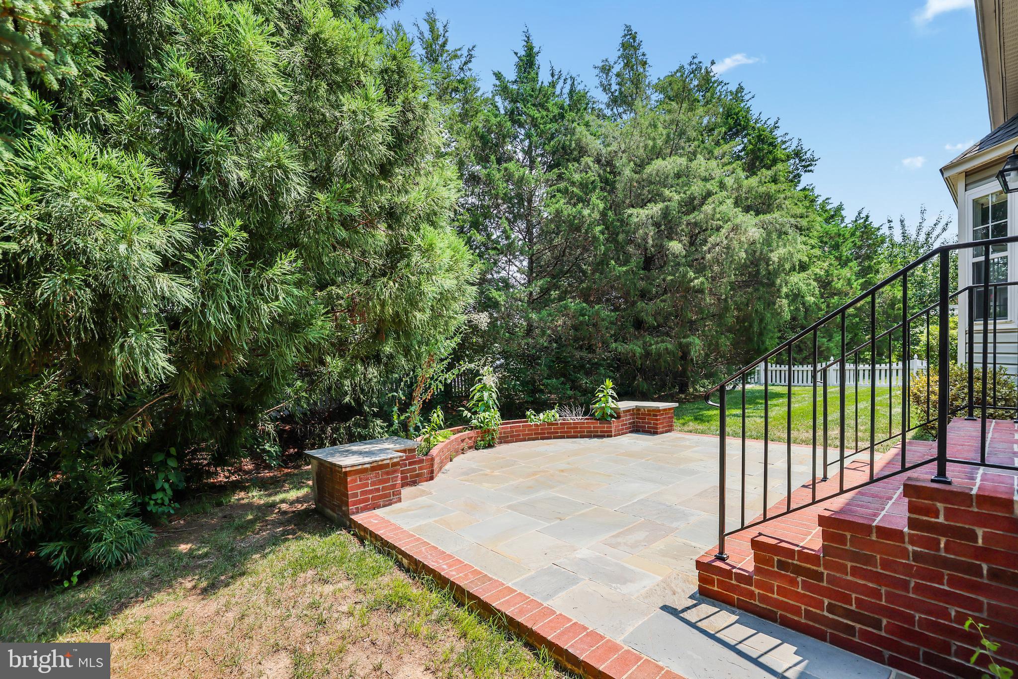 BROADLANDS - Residential