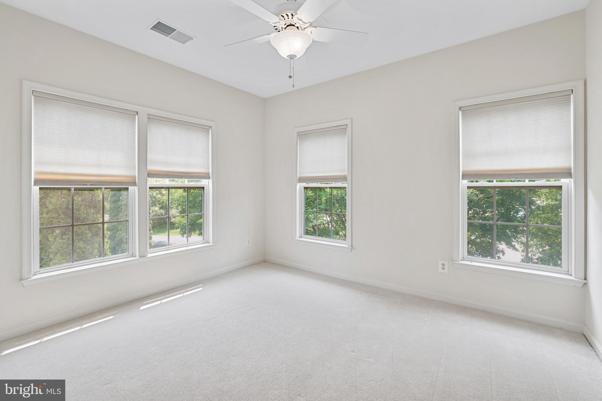 BROADLANDS - Residential