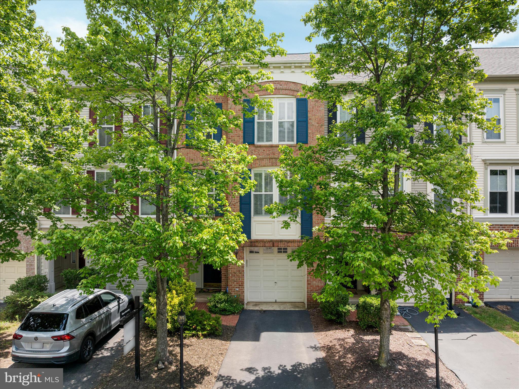 BROADLANDS - Residential