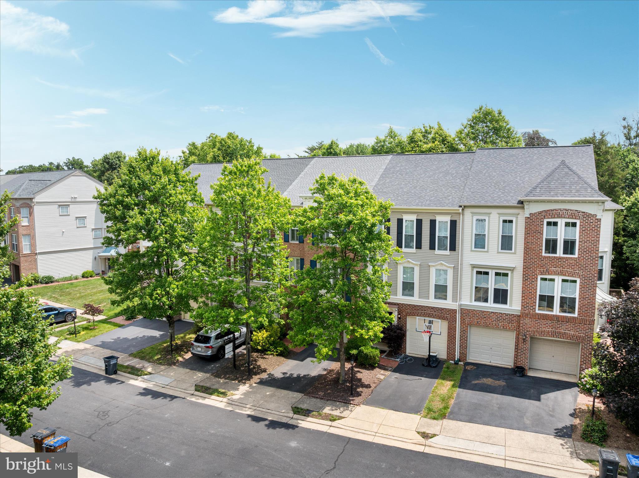 BROADLANDS - Residential