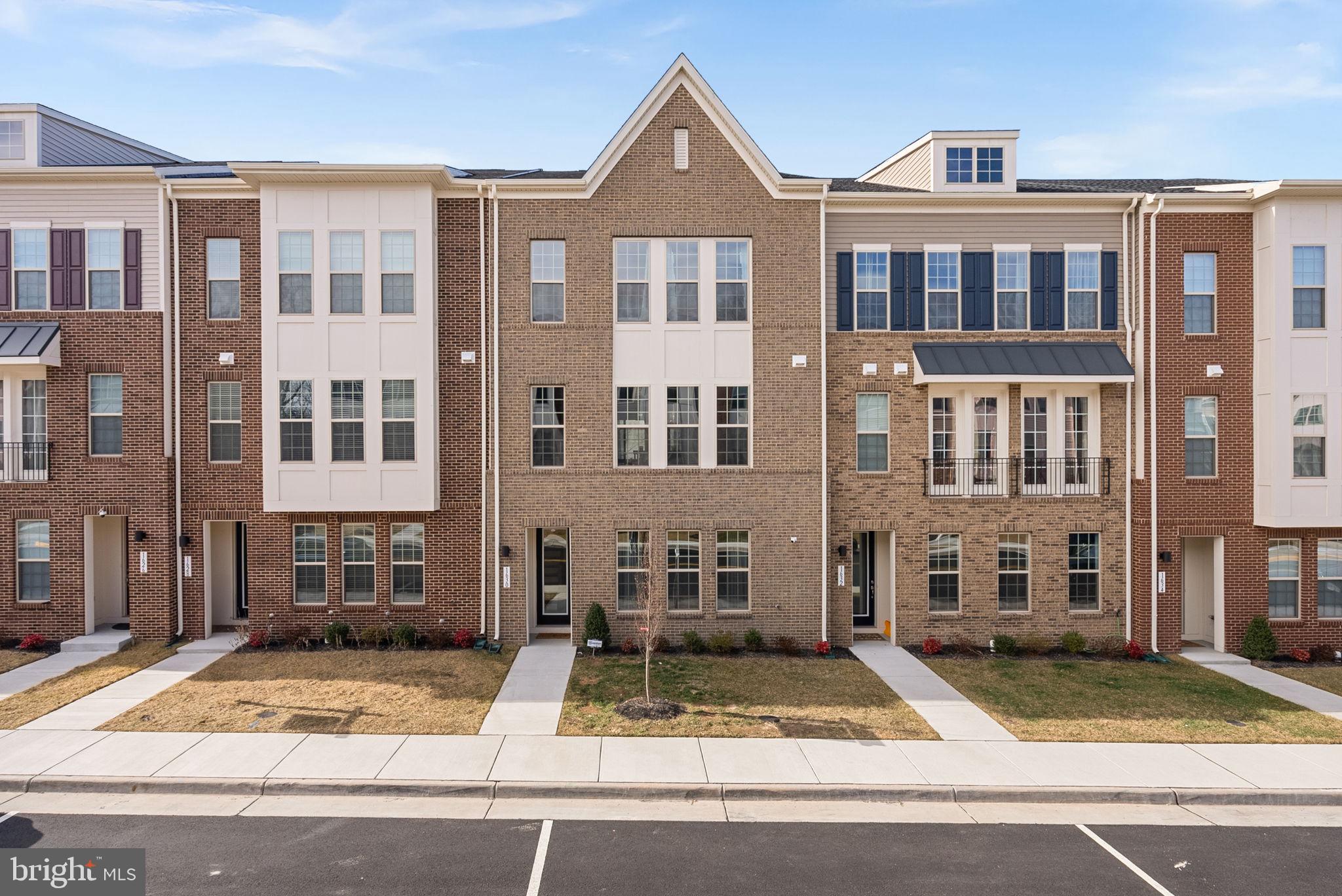 EAST QUARTER - Residential