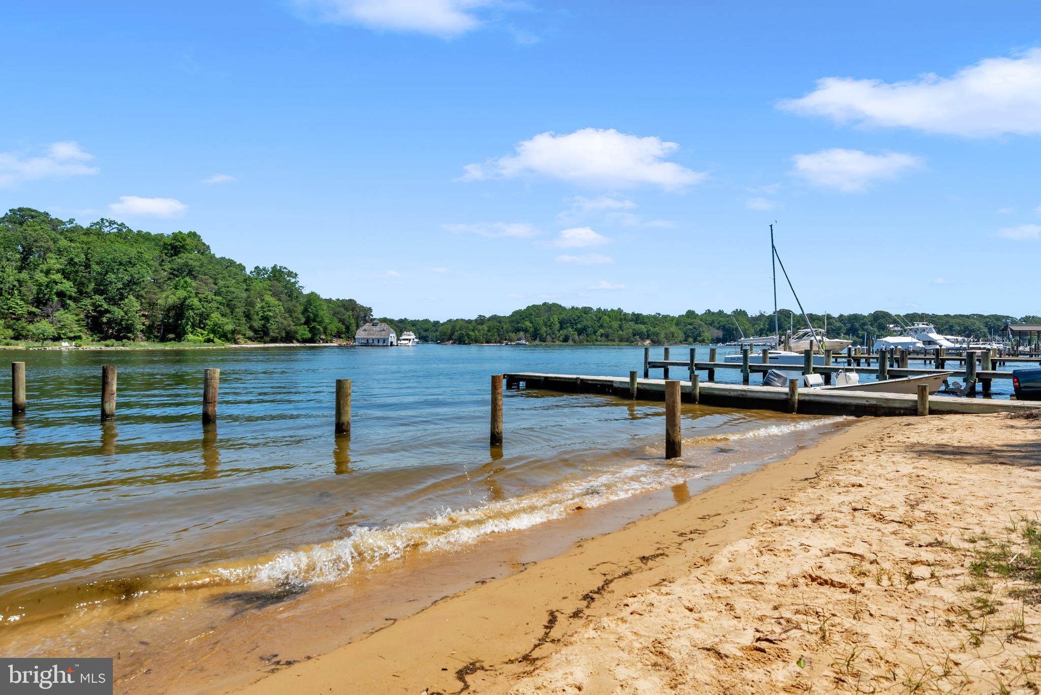 SUNRISE BEACH - Residential